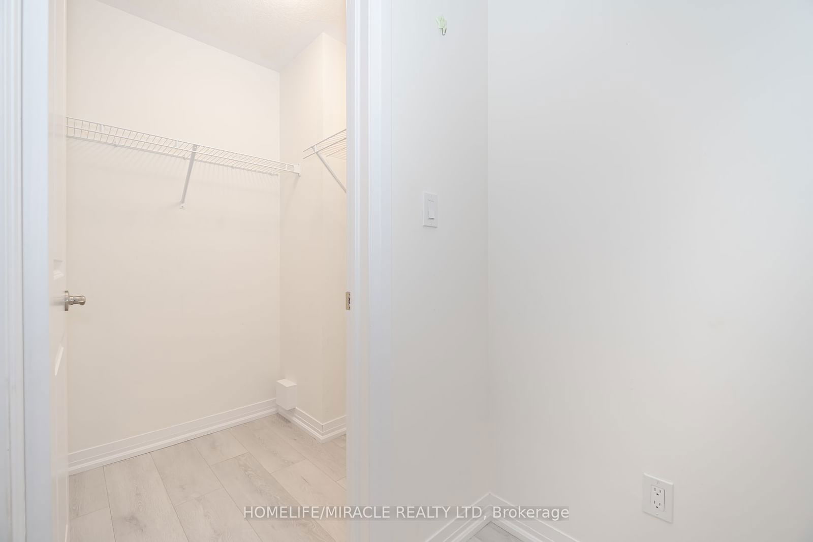 261 Woodbine Ave, unit 83 for rent - image #21