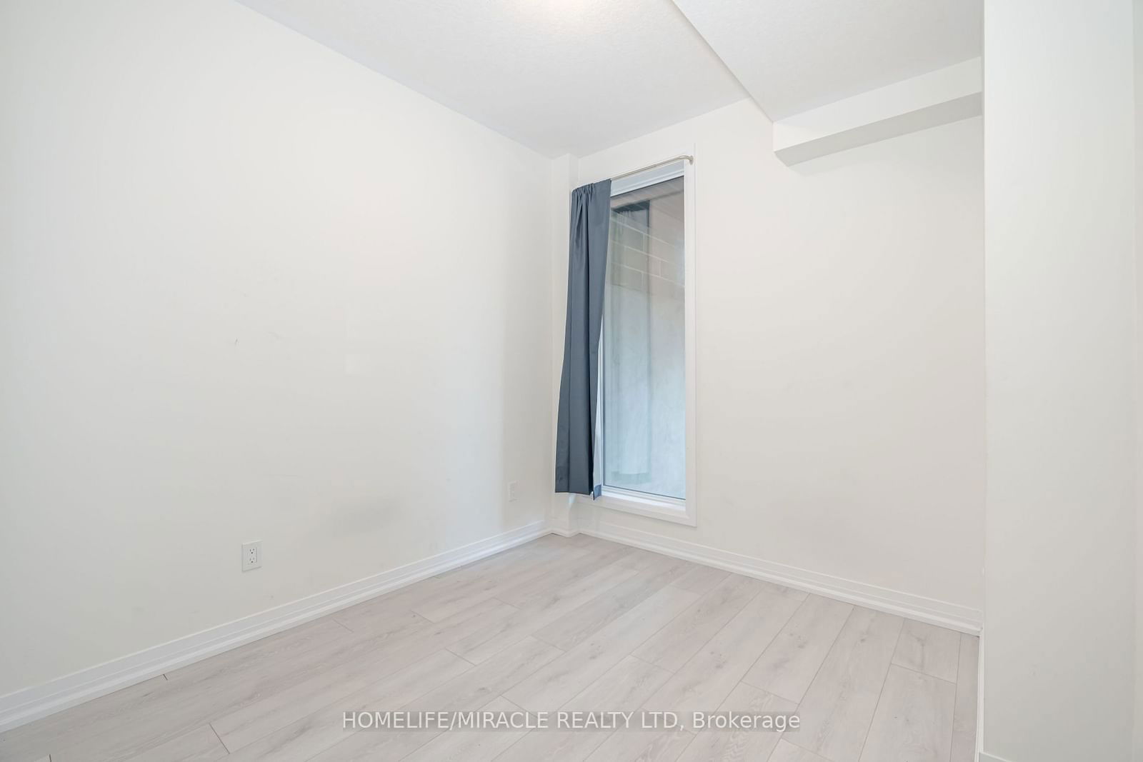 261 Woodbine Ave, unit 83 for rent