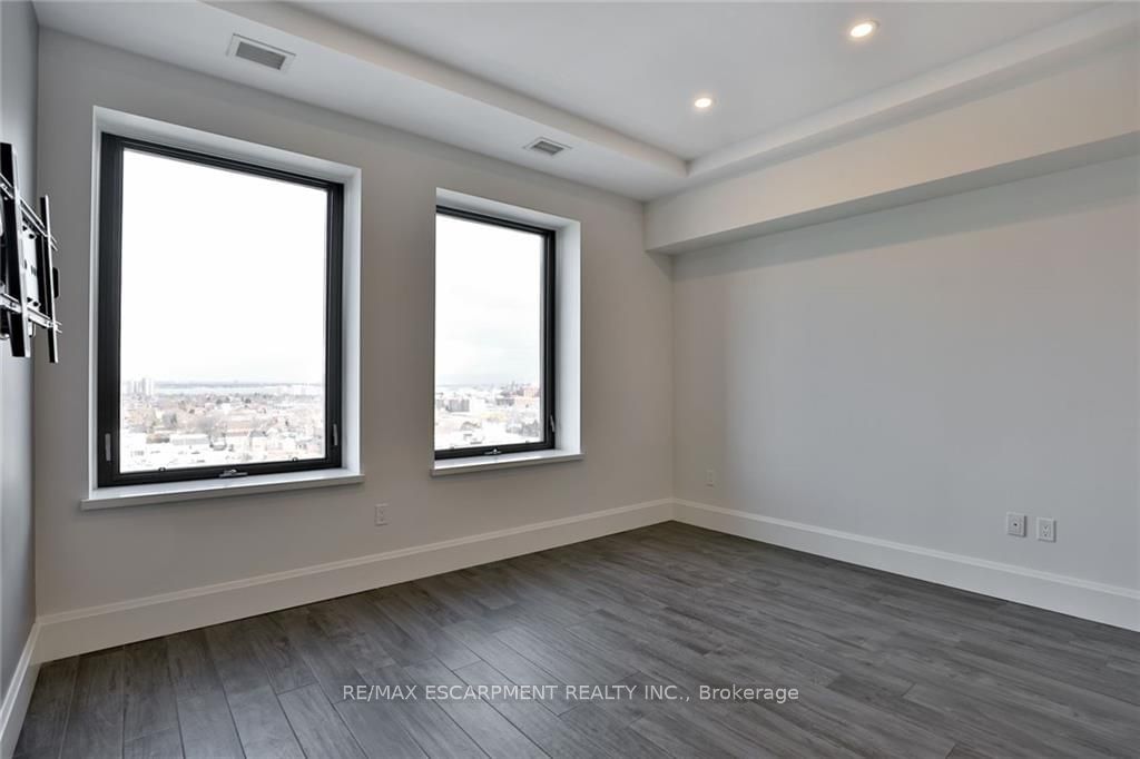 112 King St E, unit 1105 for rent