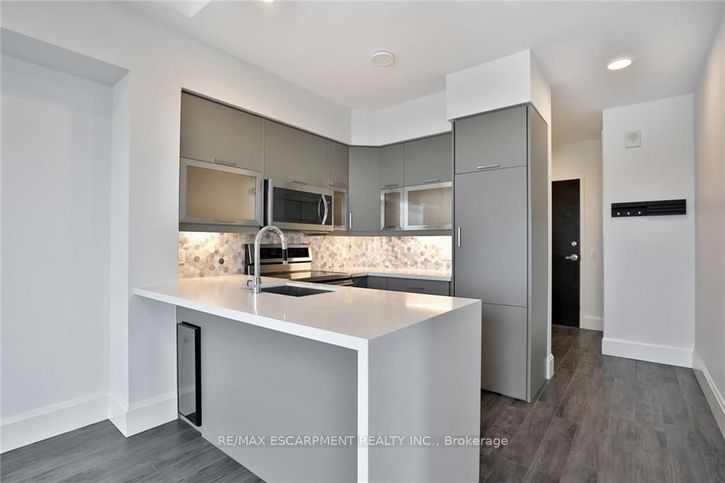 112 King St E, unit 1105 for rent - image #16