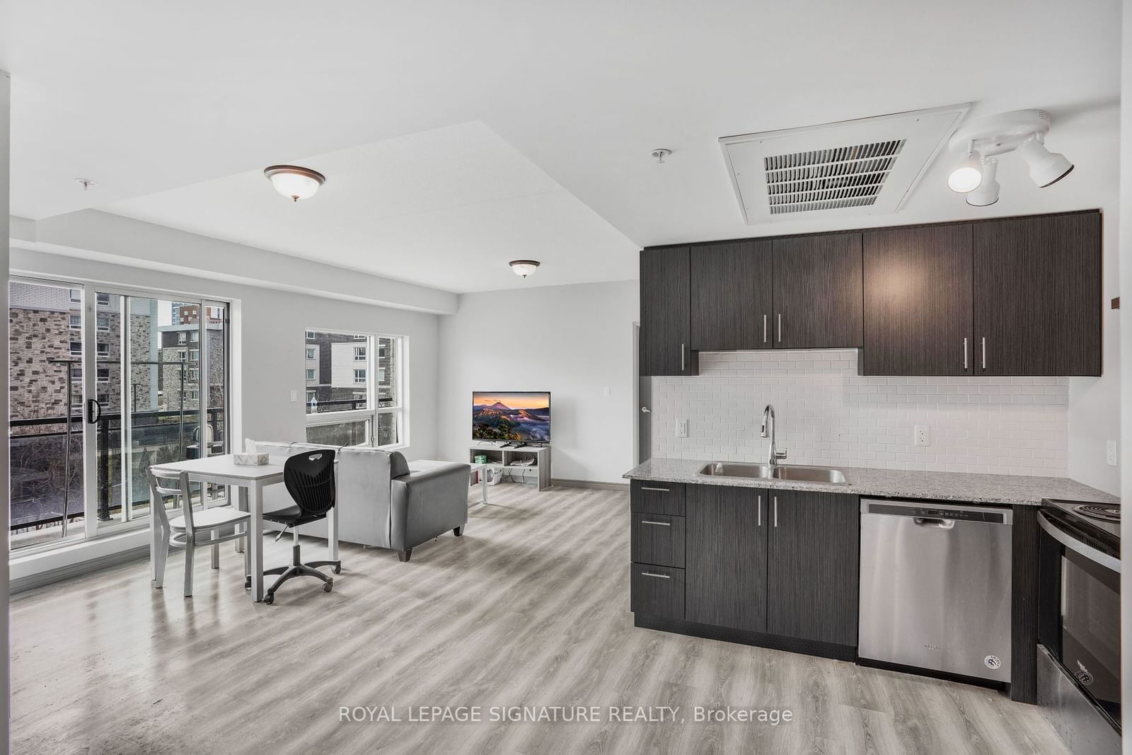 275 Larch St, unit H404 for sale - image #14