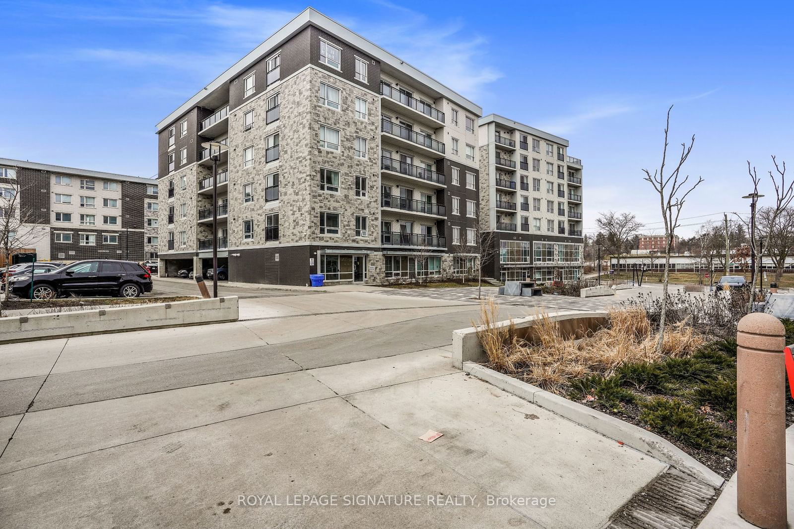 275 Larch St, unit H404 for sale - image #3