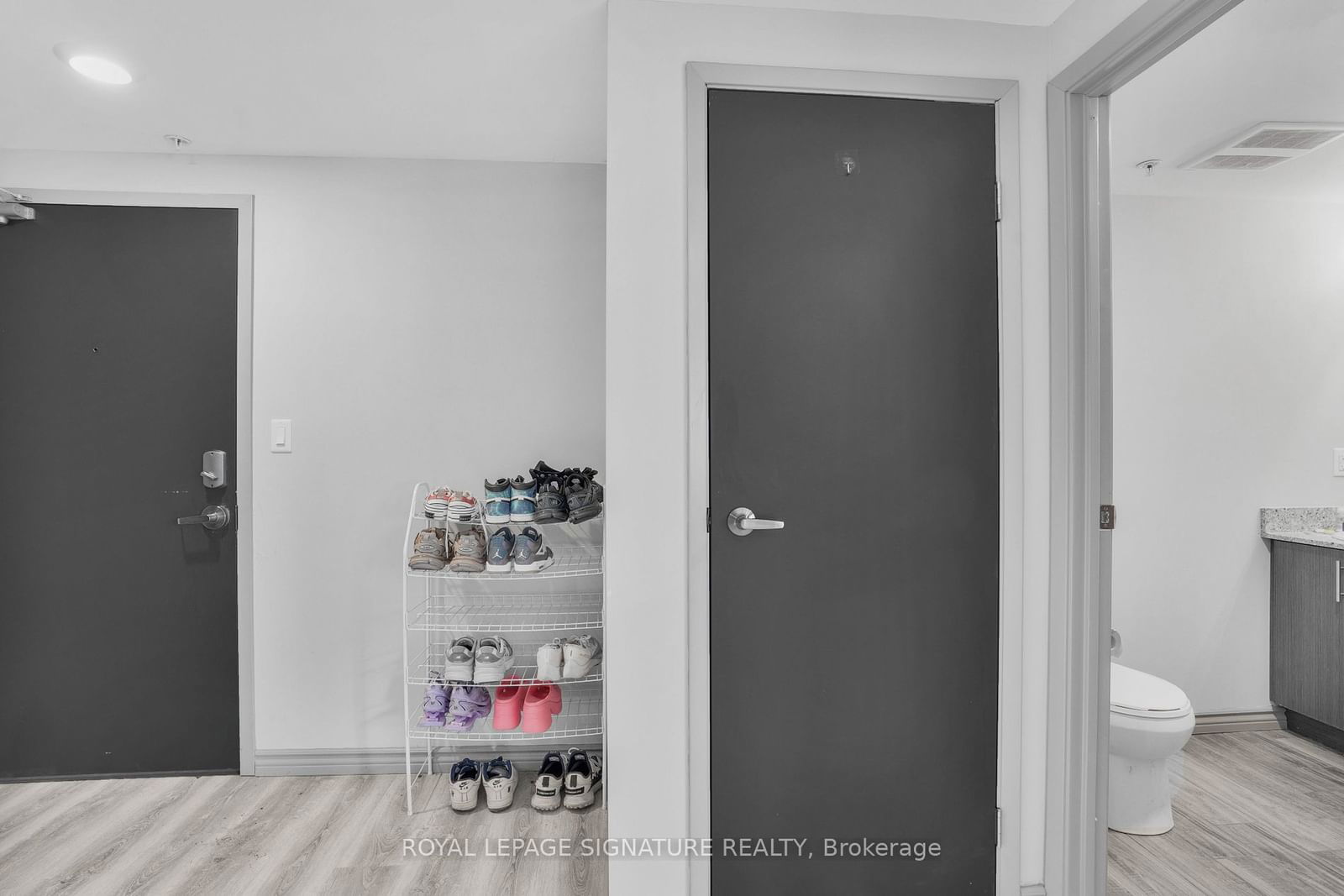 275 Larch St, unit H404 for sale - image #7