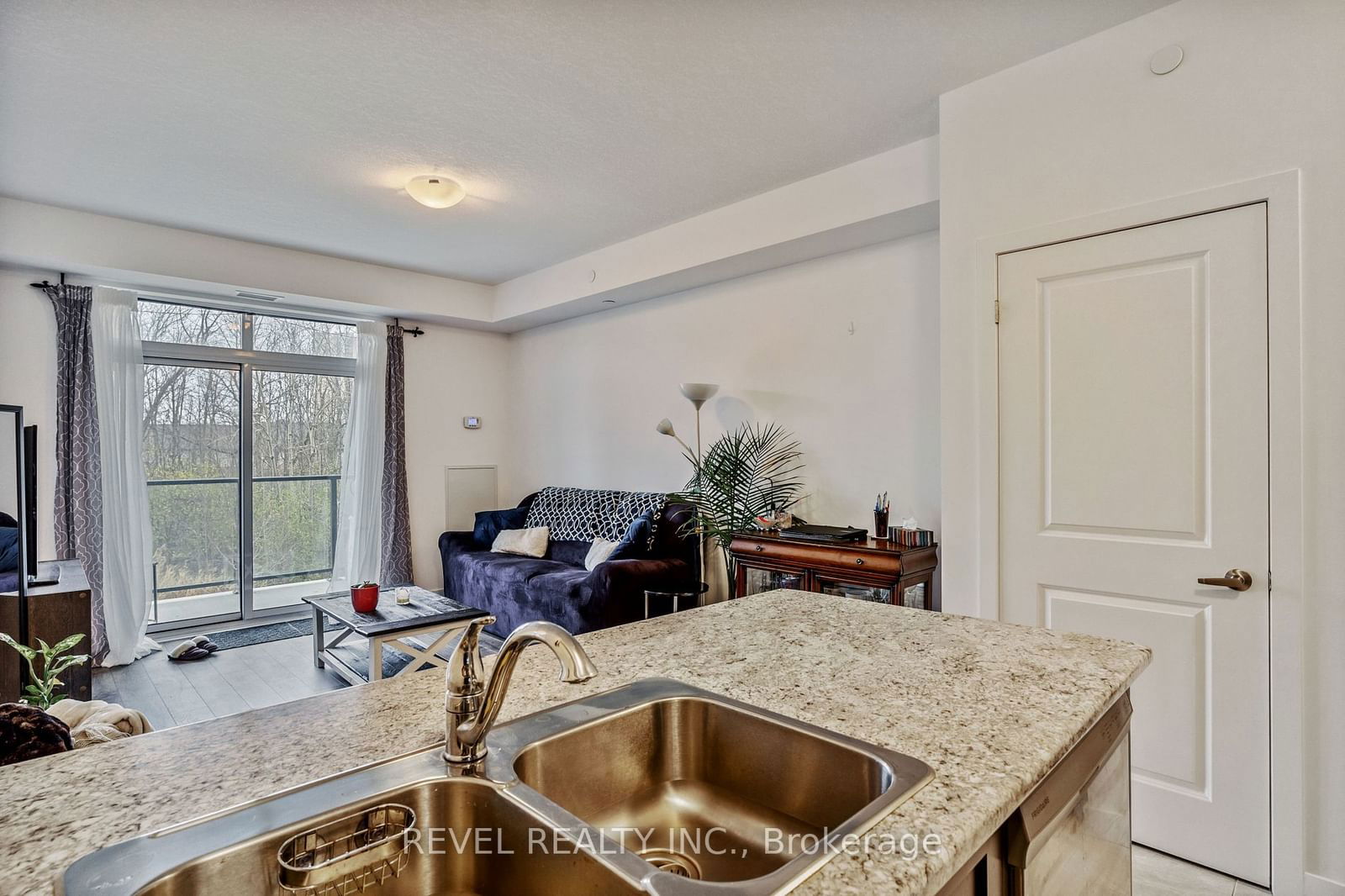 125 Shoreview Pl N, unit 216 for rent - image #8