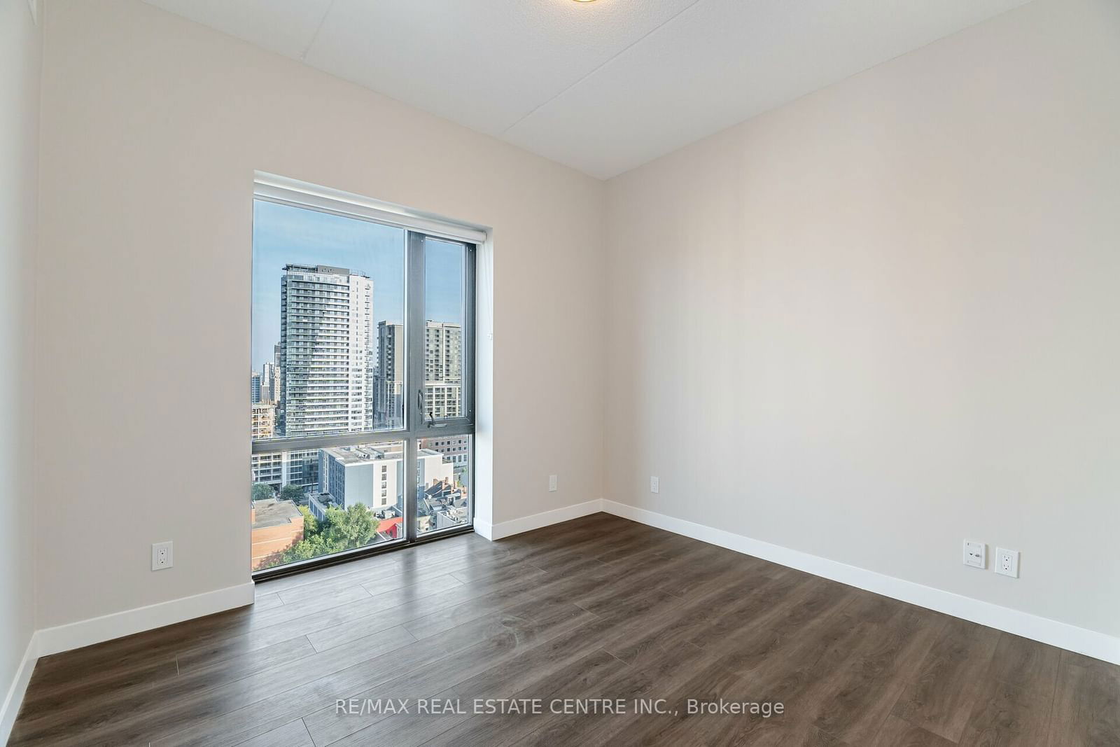 15 Queen St S, unit 1411 for sale - image #13