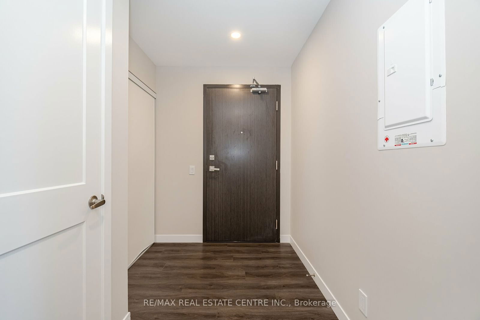 15 Queen St S, unit 1411 for sale - image #2