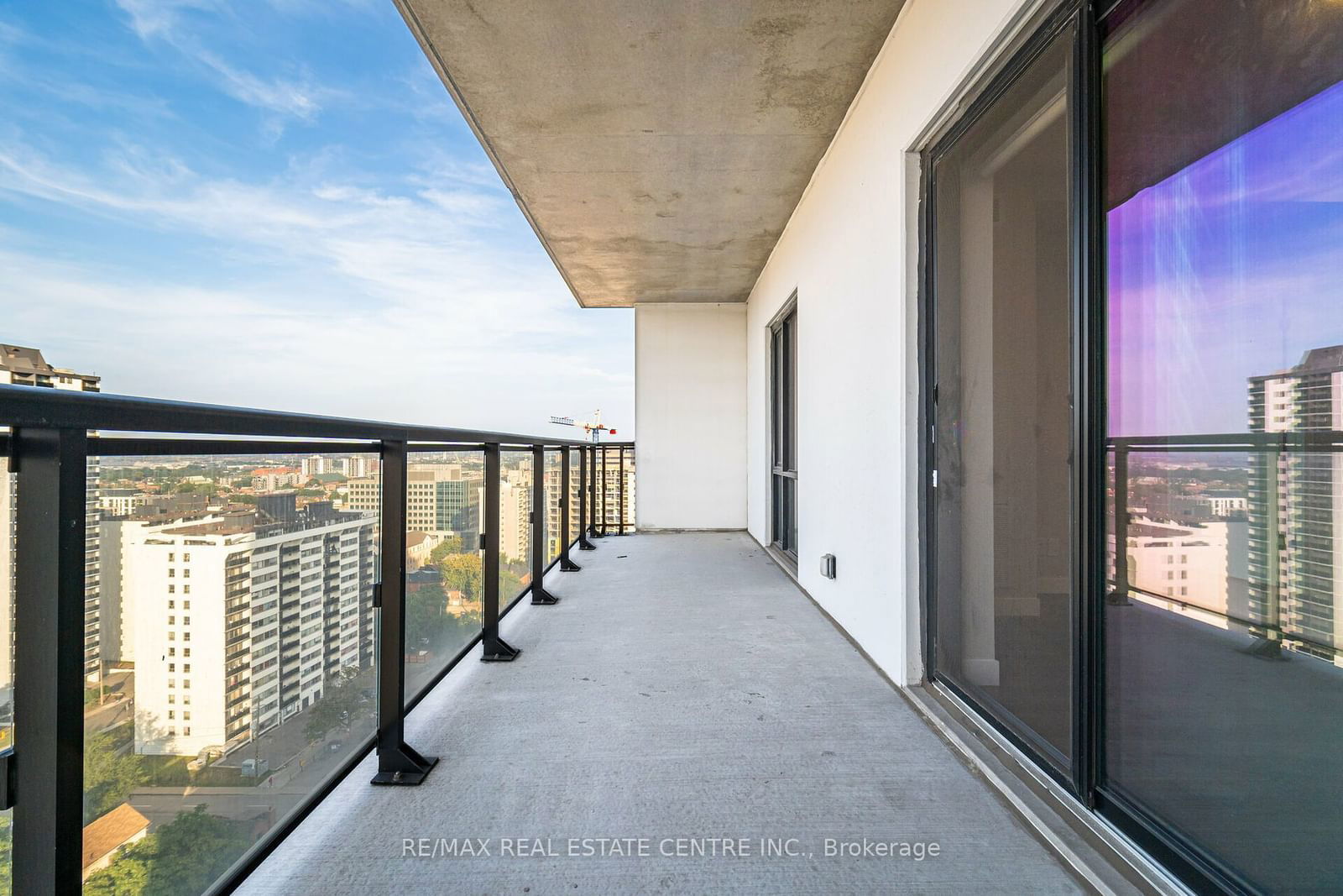 15 Queen St S, unit 1411 for sale