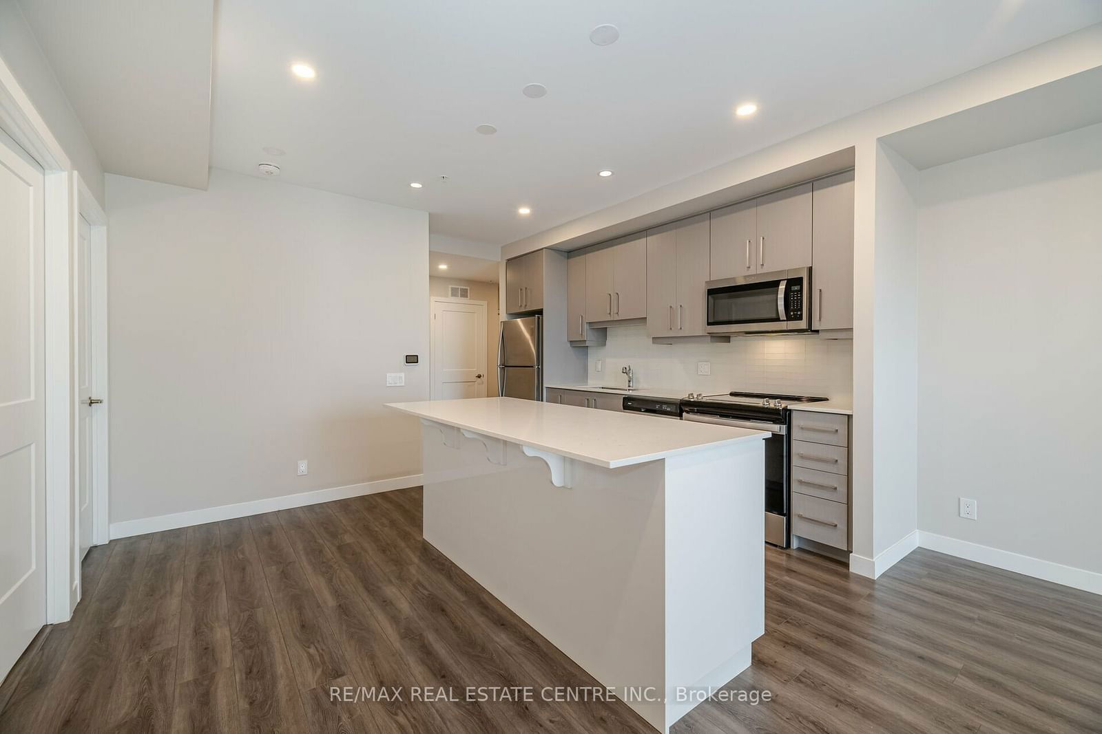 15 Queen St S, unit 1411 for sale - image #4