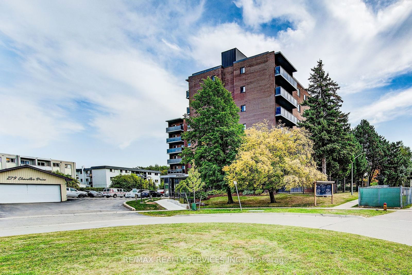 279 Chandler Dr, unit 104 for sale - image #32