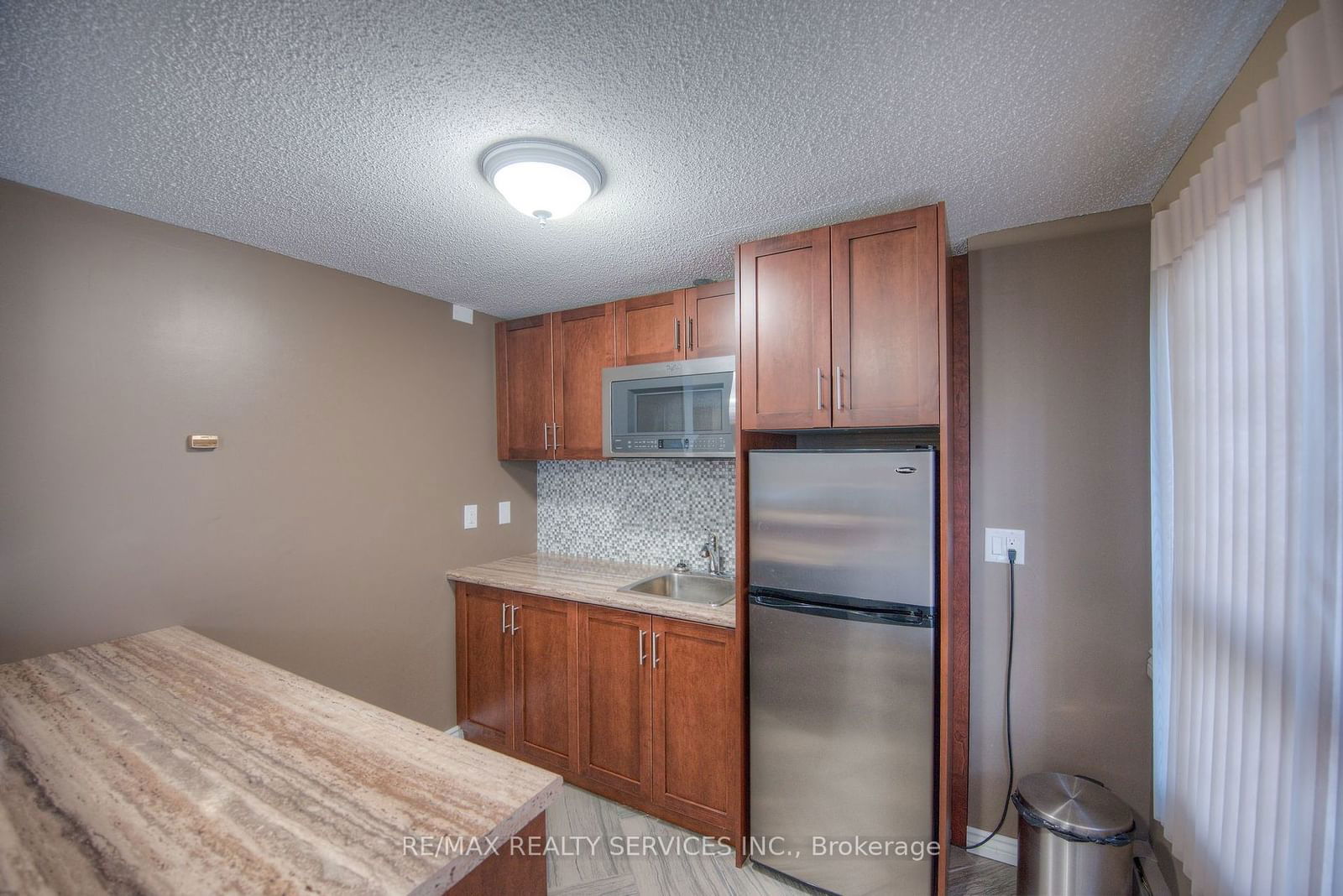 279 Chandler Dr, unit 104 for sale - image #37