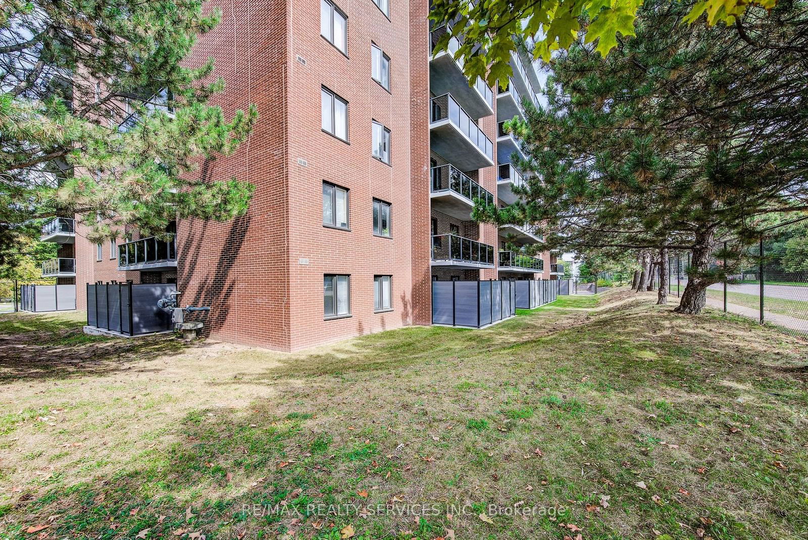 279 Chandler Dr, unit 104 for sale - image #39