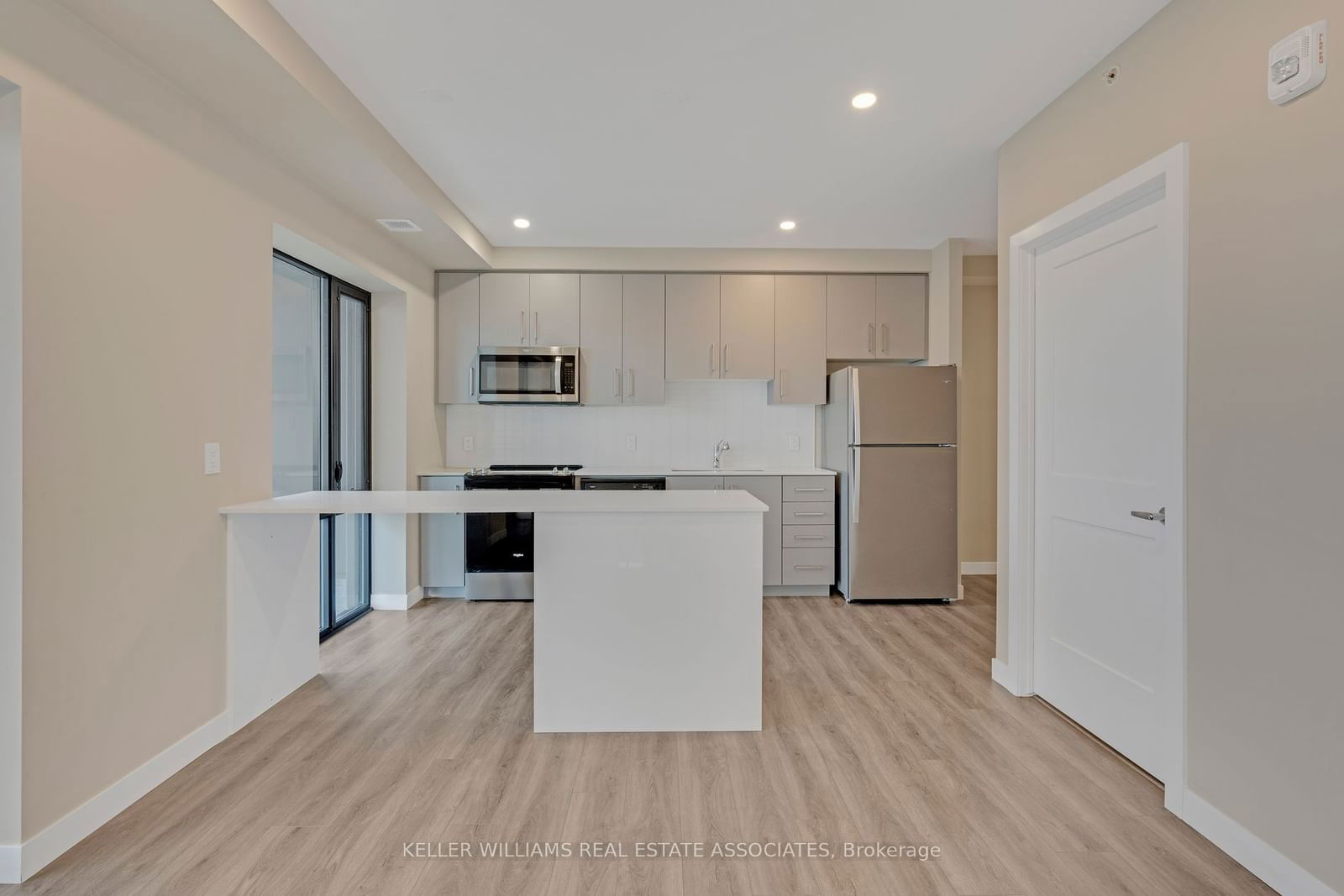 15 Queen St S, unit 1814 for sale