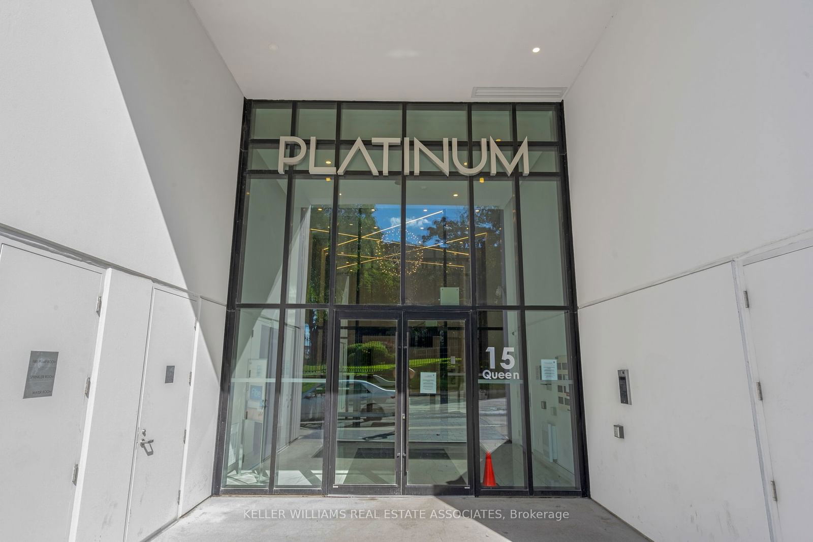 15 Queen St S, unit 1814 for sale - image #2