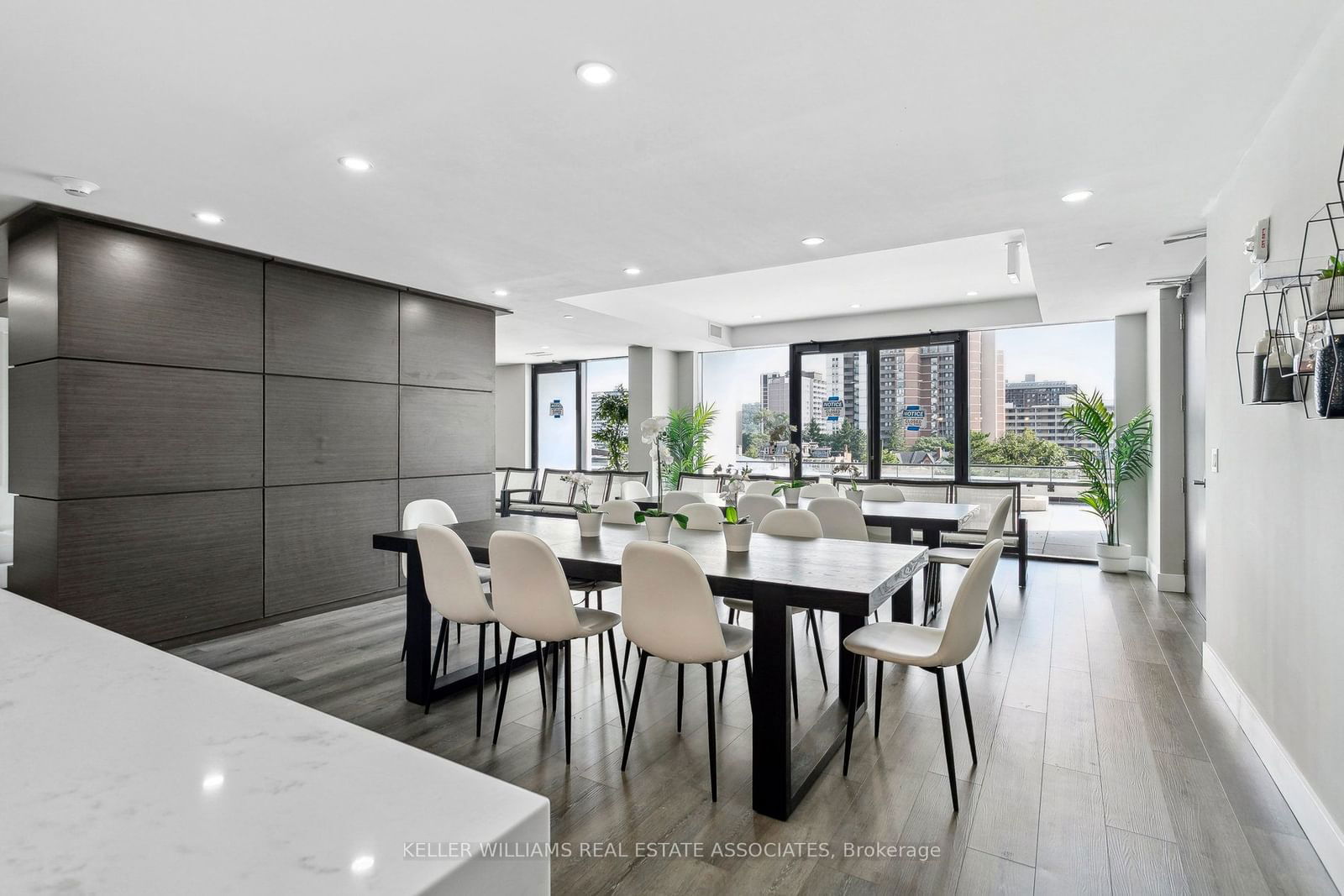 15 Queen St S, unit 1814 for sale - image #35