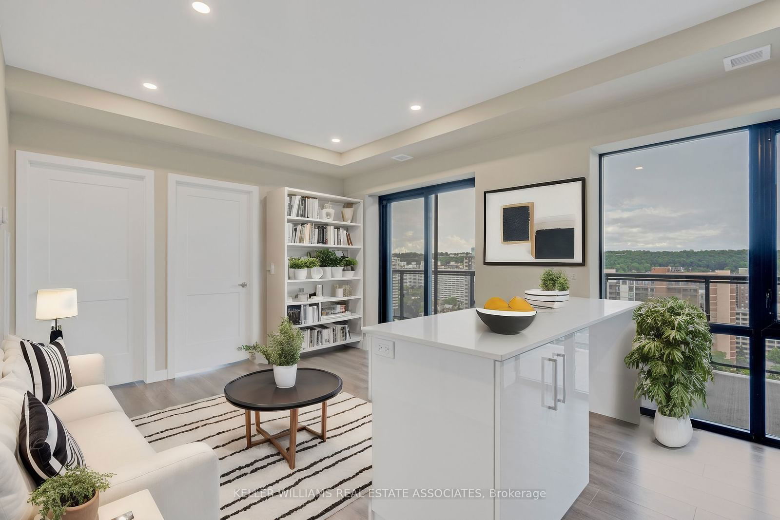 15 Queen St S, unit 1814 for sale - image #8