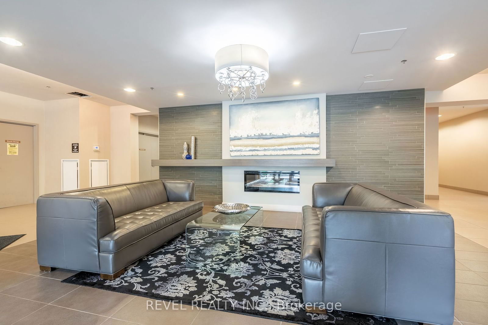 90 Charlton Ave W, unit 308 for sale - image #6