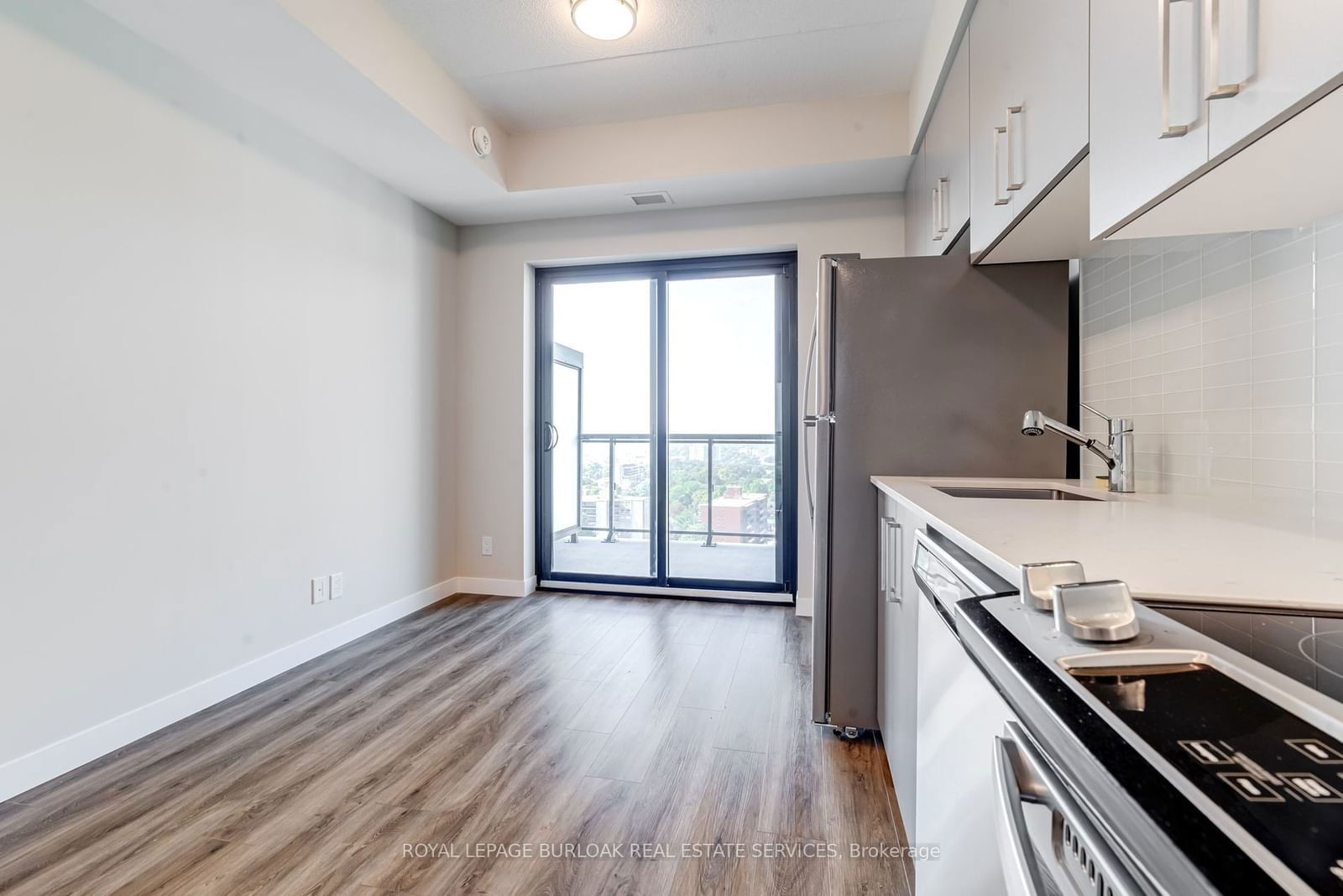 15 Queen St S, unit 1506 for rent