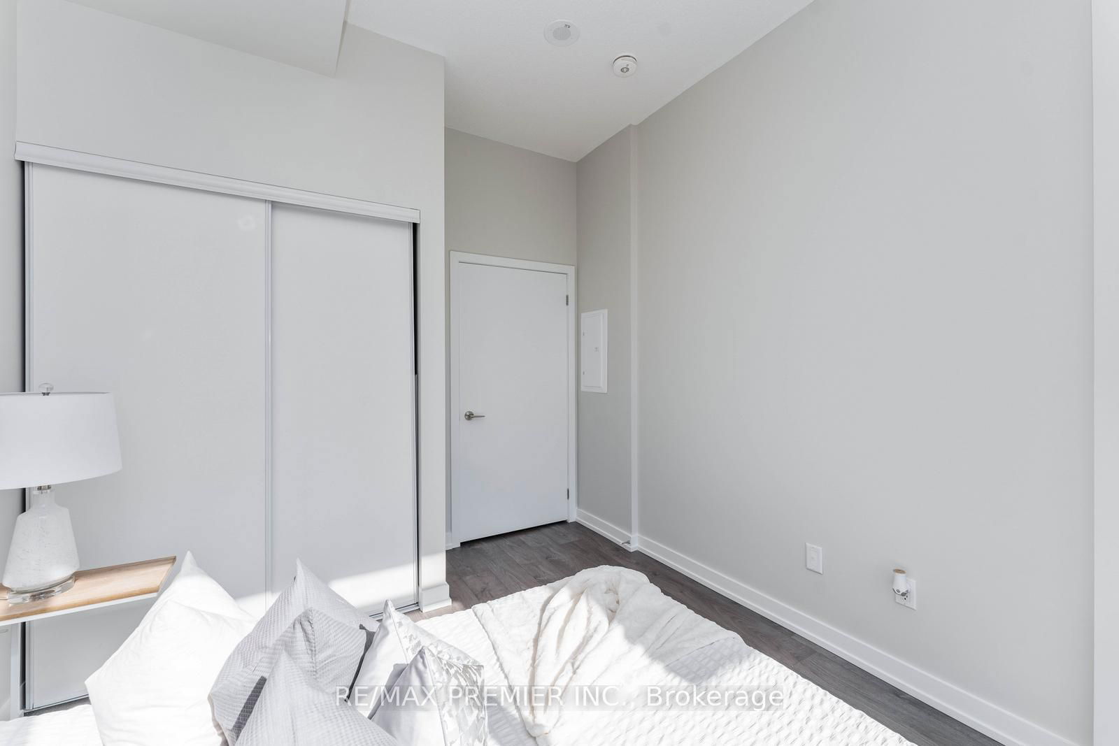 55 Duke St W, unit 207 for rent