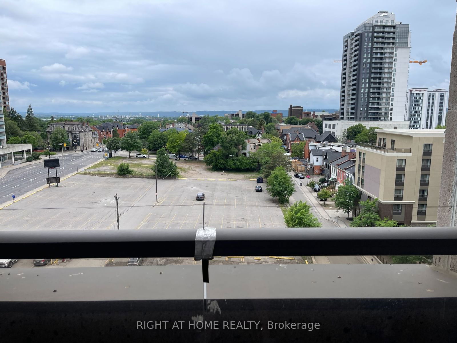 150 Main St W, unit 708 for rent