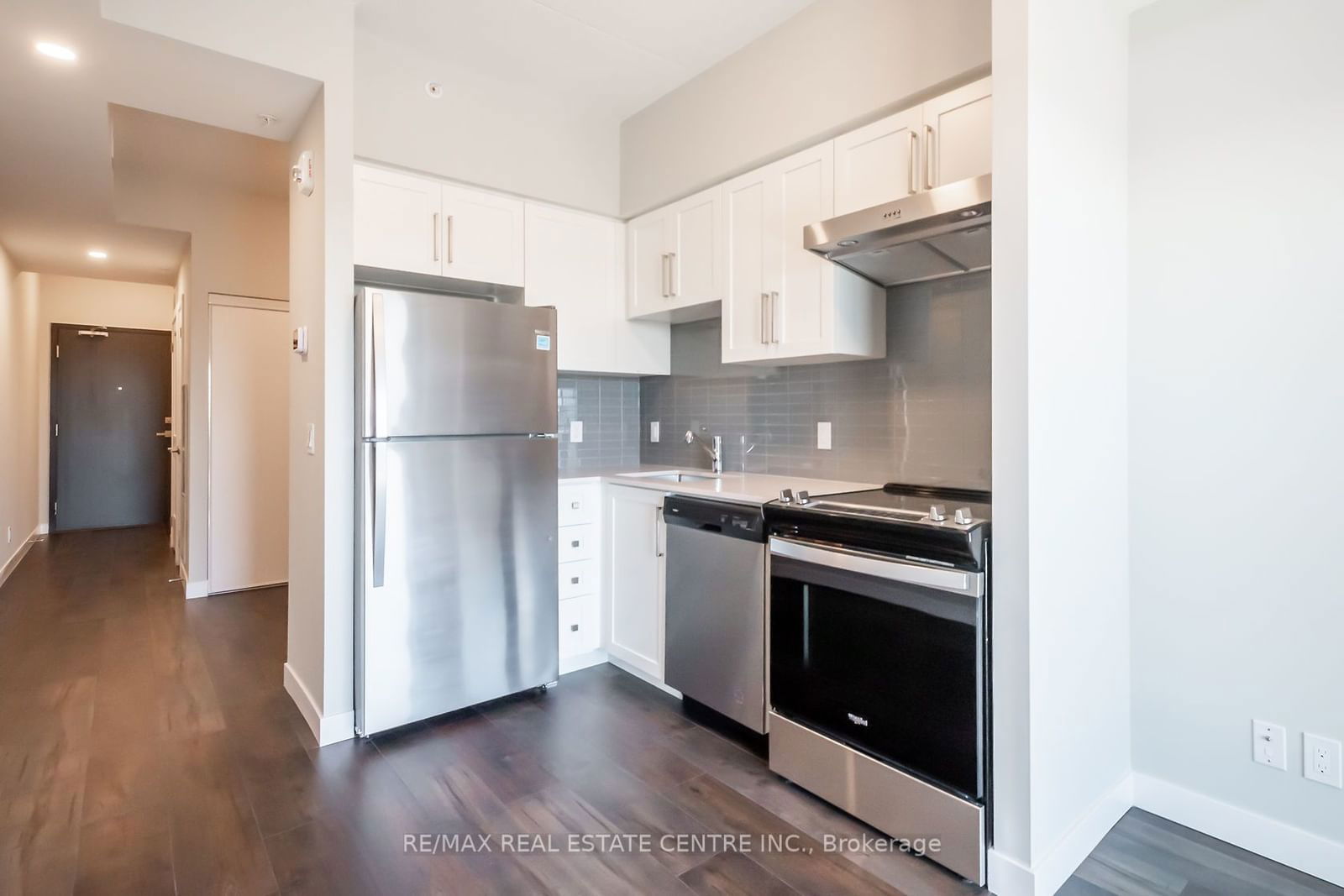 15 Queen St S, unit 1503 for rent