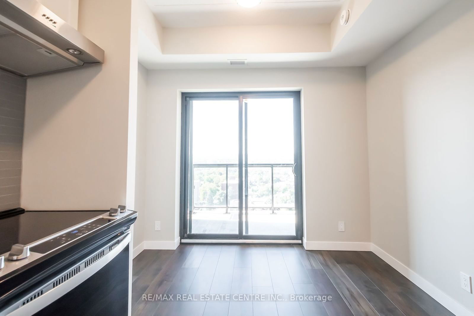 15 Queen St S, unit 1503 for rent