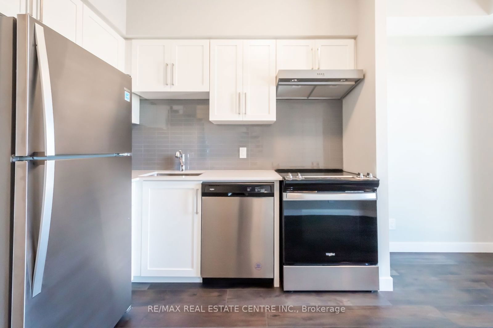 15 Queen St S, unit 1503 for rent