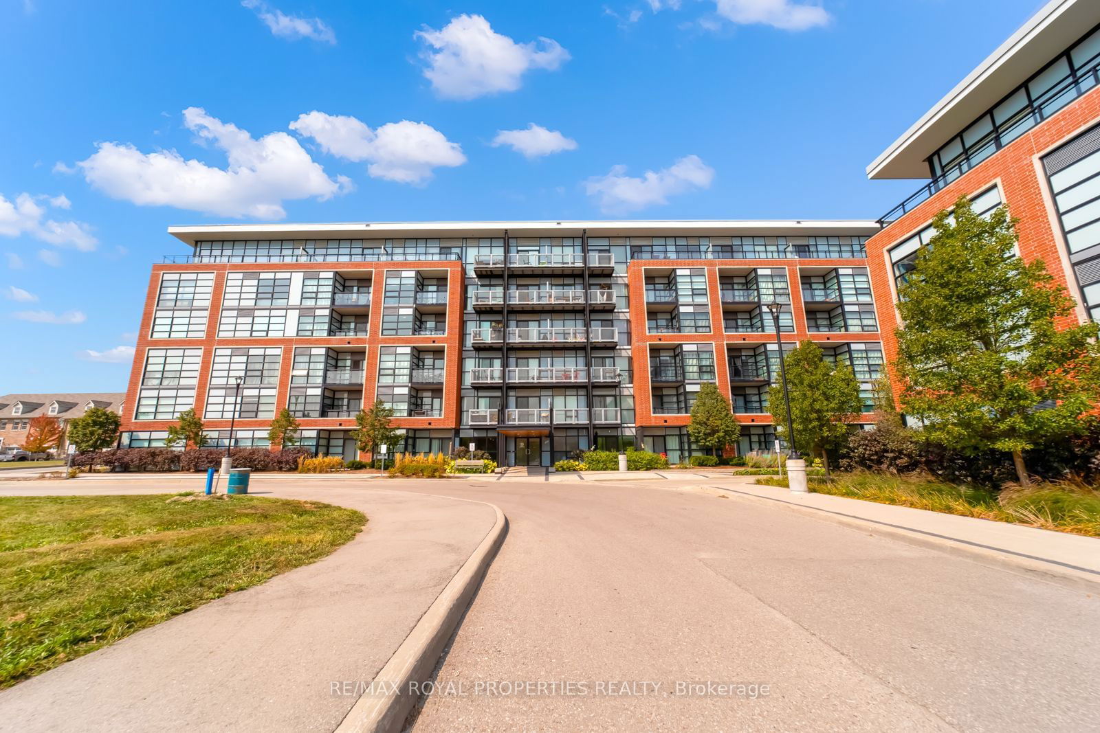 Victoria Common Condos, Kitchener, Toronto