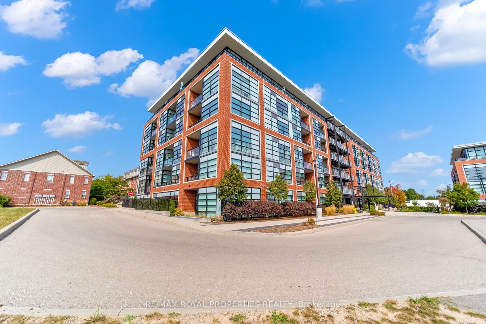 Victoria Common Condos, Kitchener, Toronto