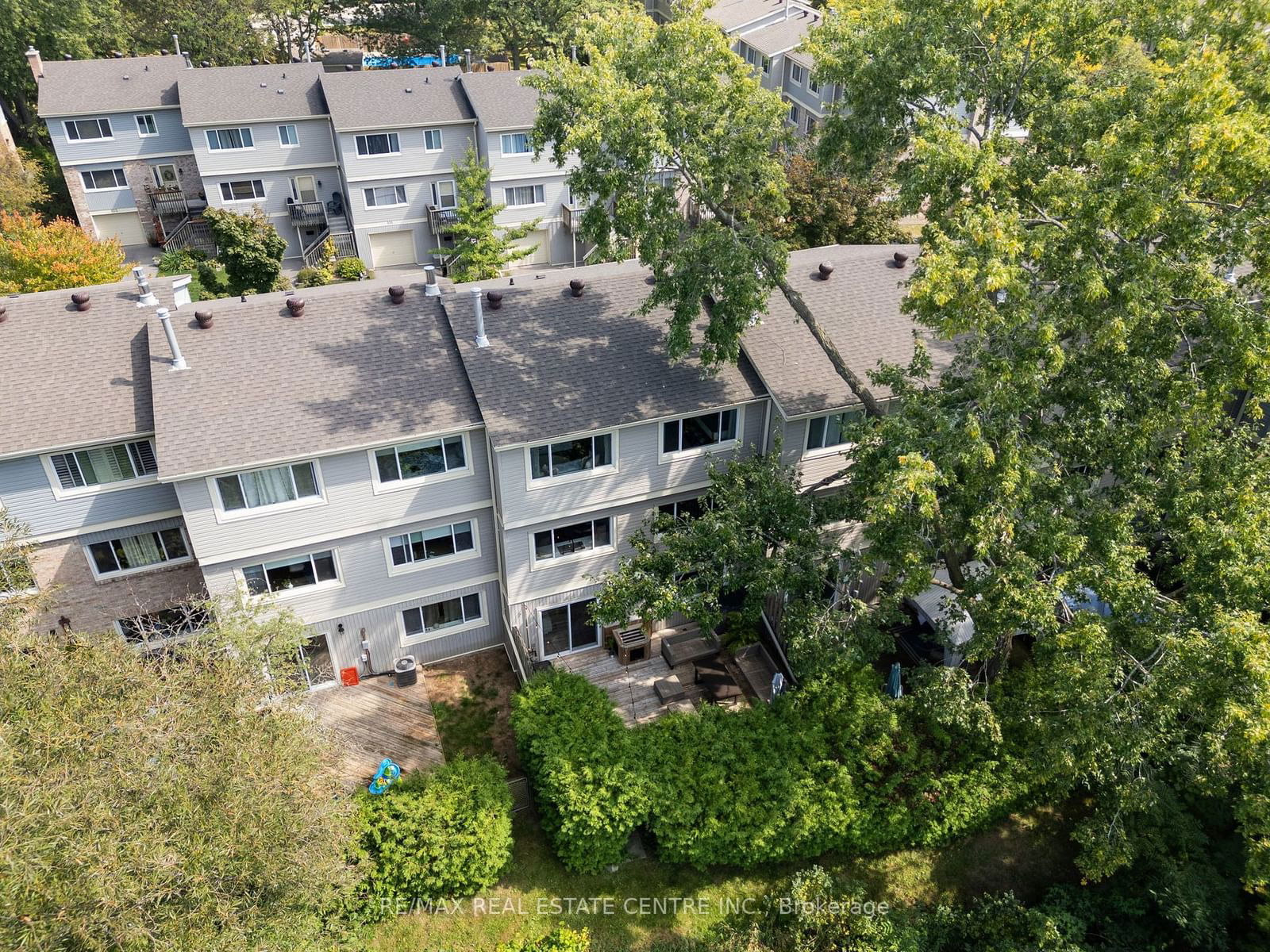 Village Green, Kitchener, Toronto