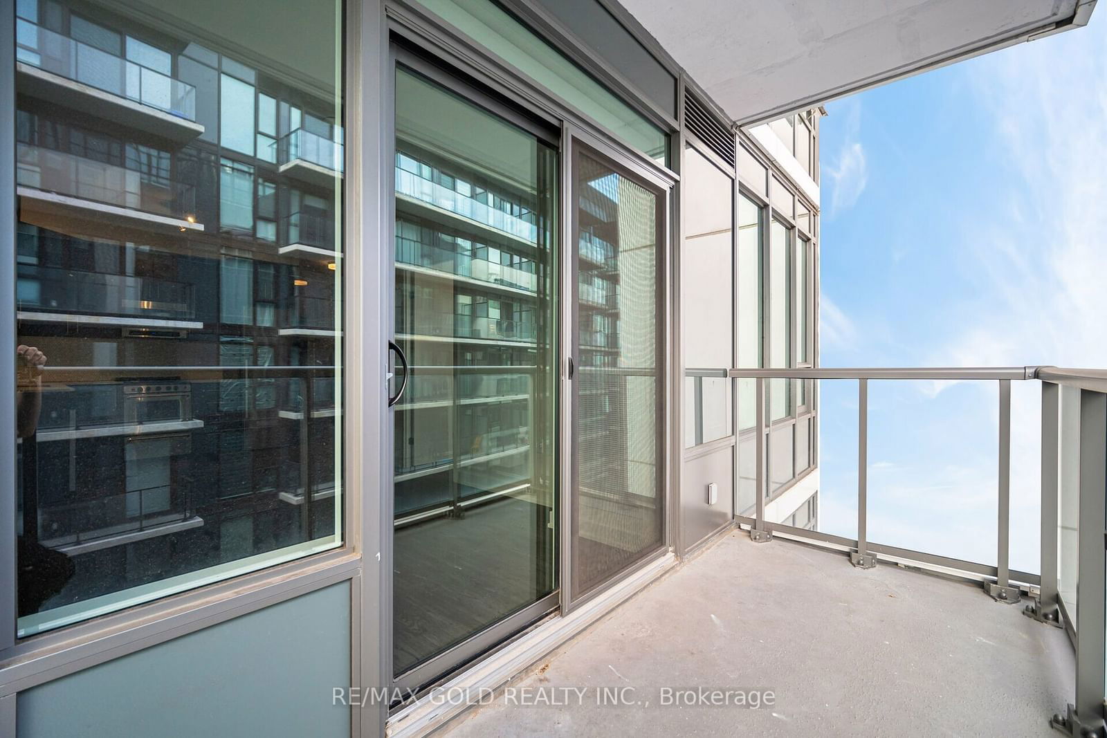 212 King William St, unit 1212 for rent