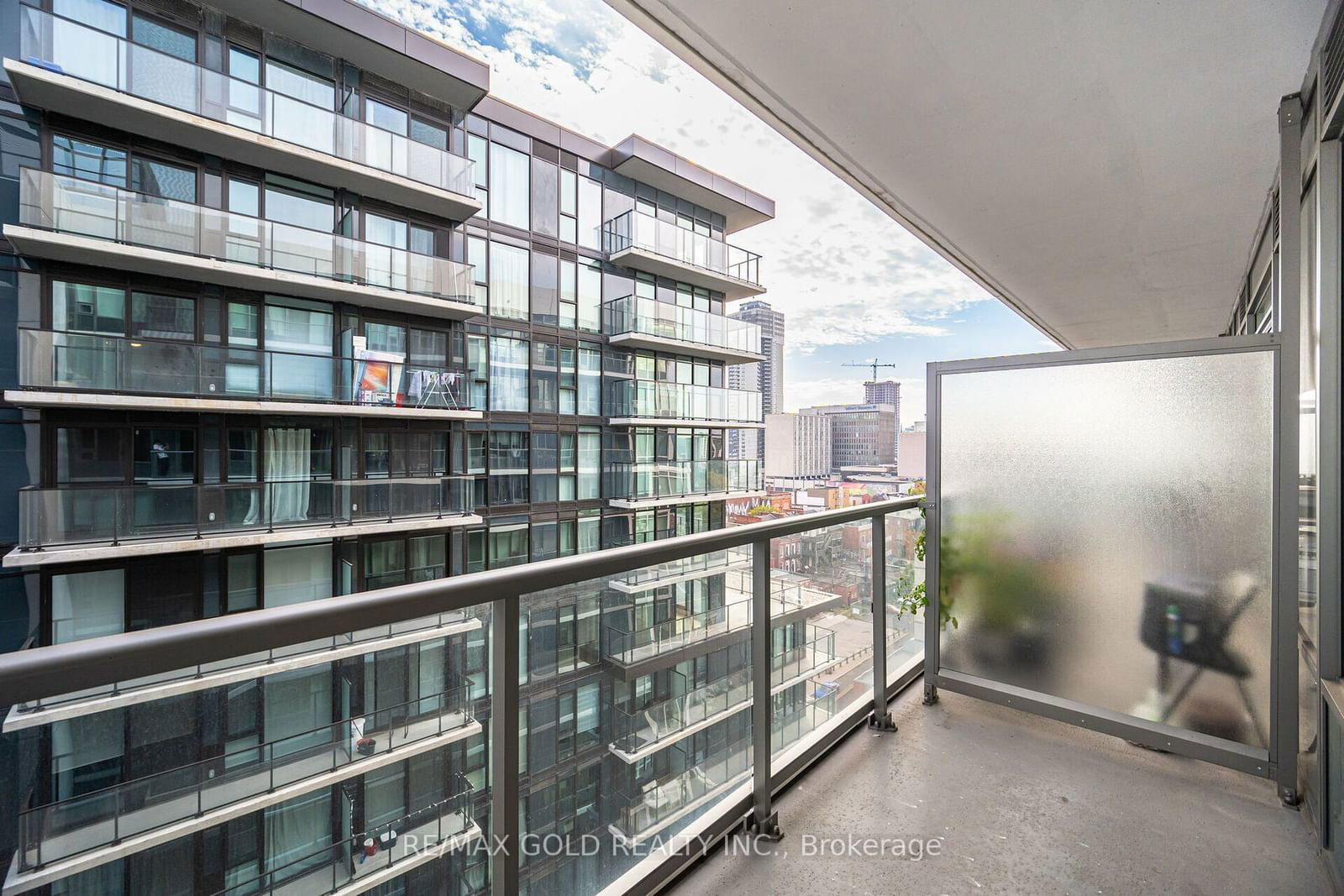 212 King William St, unit 1212 for rent