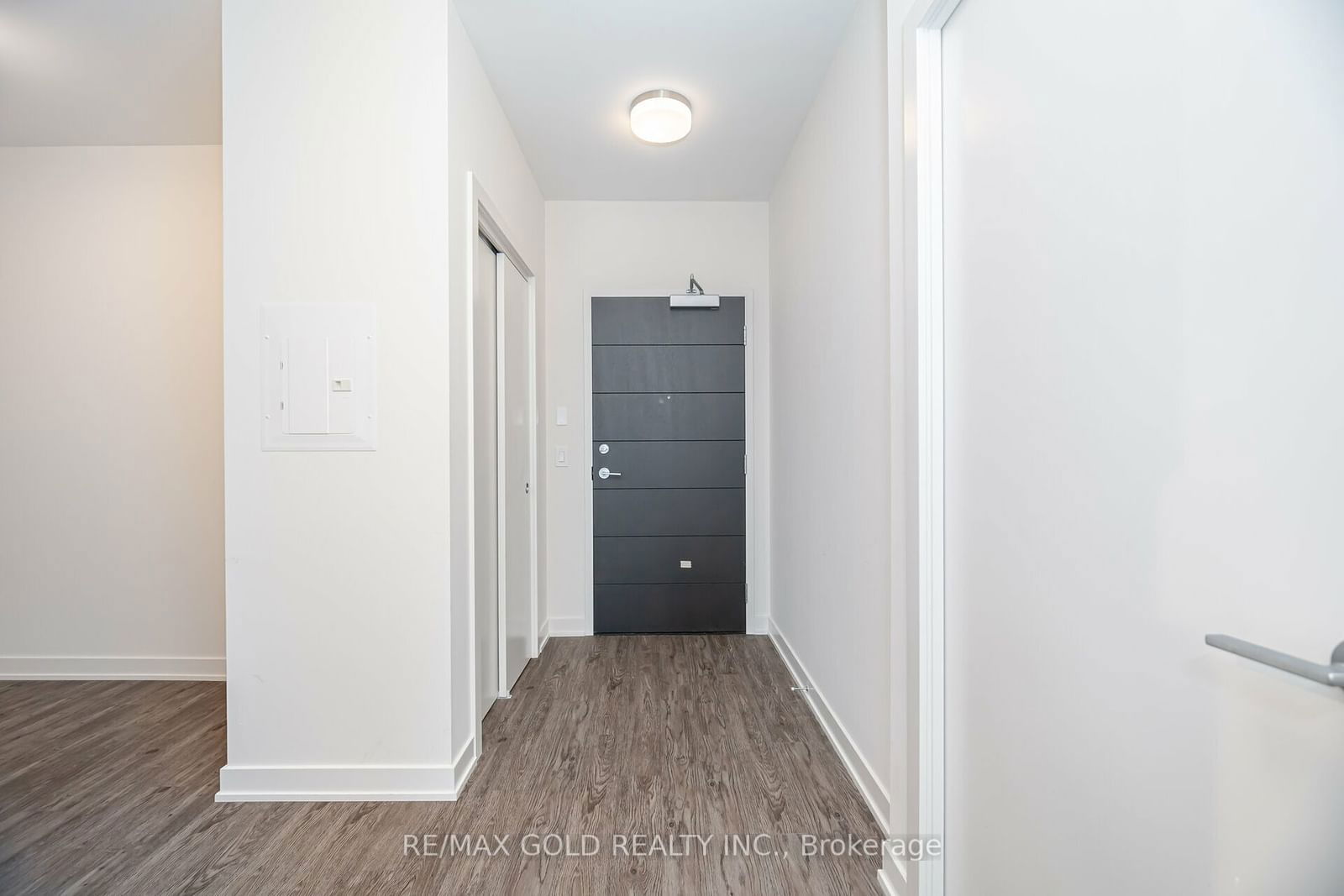 212 King William St, unit 1212 for rent