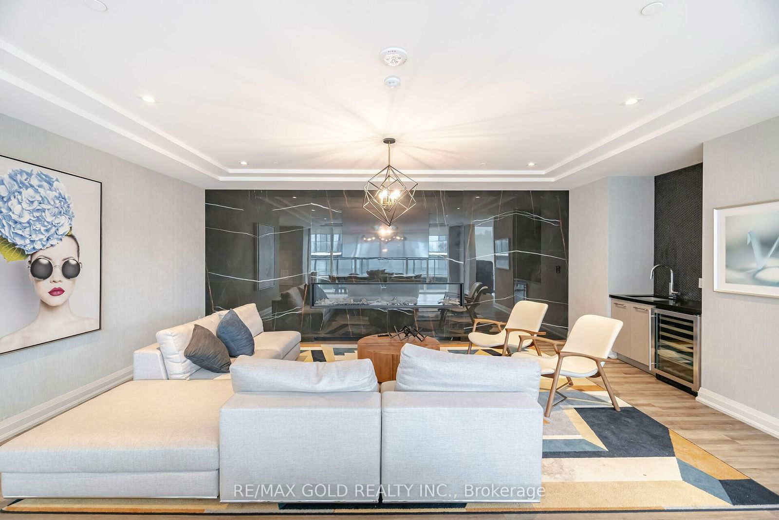 212 King William St, unit 1212 for sale