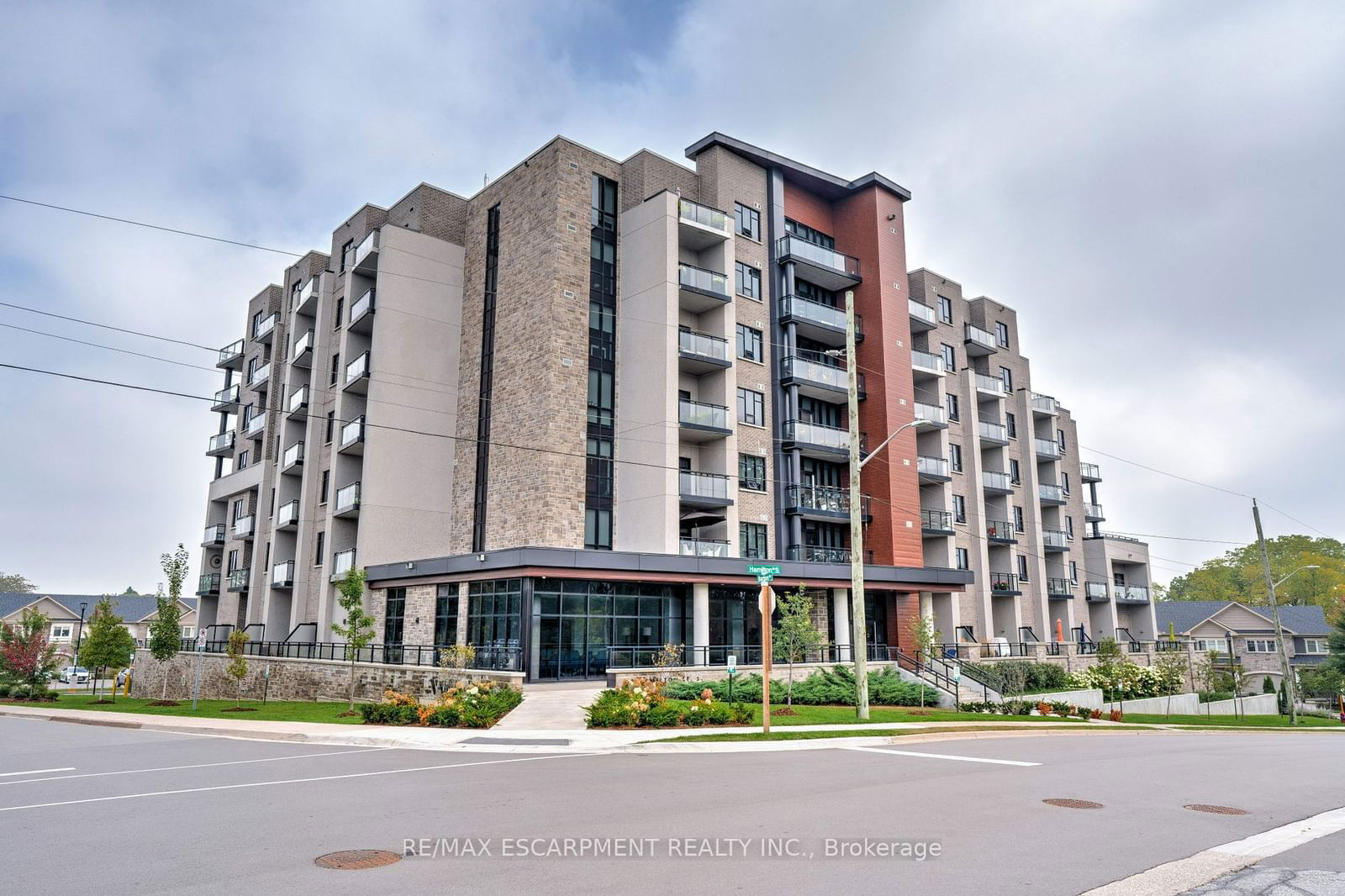 30 Hamilton St S, unit 108 for sale