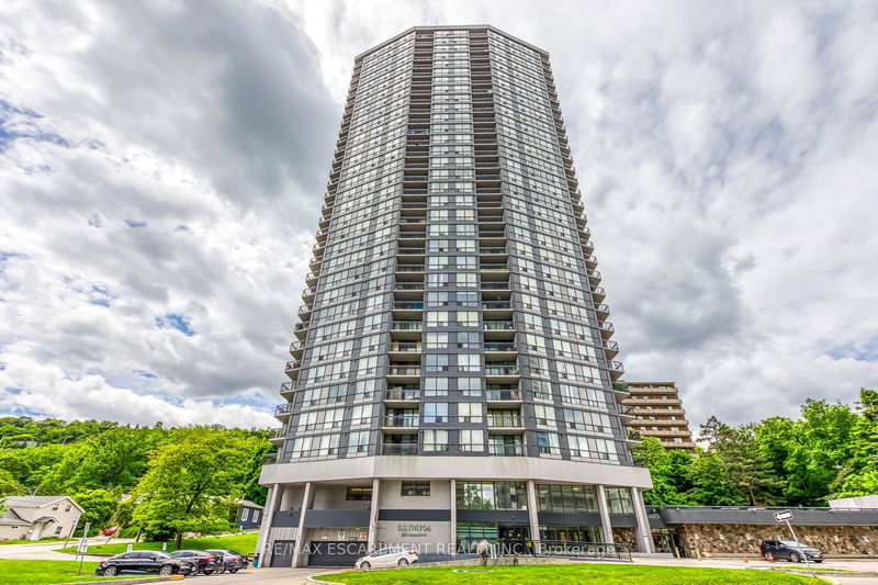 150 Charlton Ave E, unit 1205 for sale