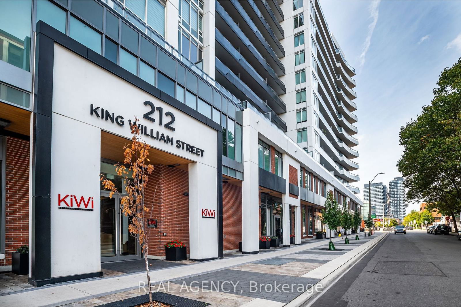 212 King William St W, unit 711 for sale