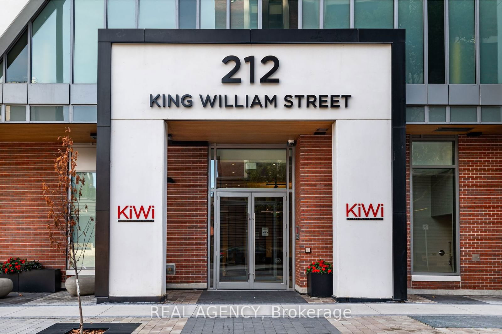 212 King William St W, unit 711 for sale