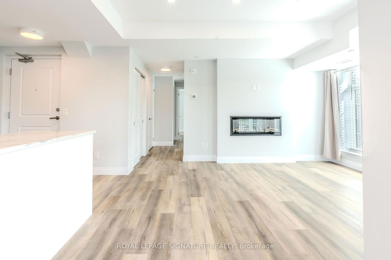 153 Wilson St W, unit 301 for rent