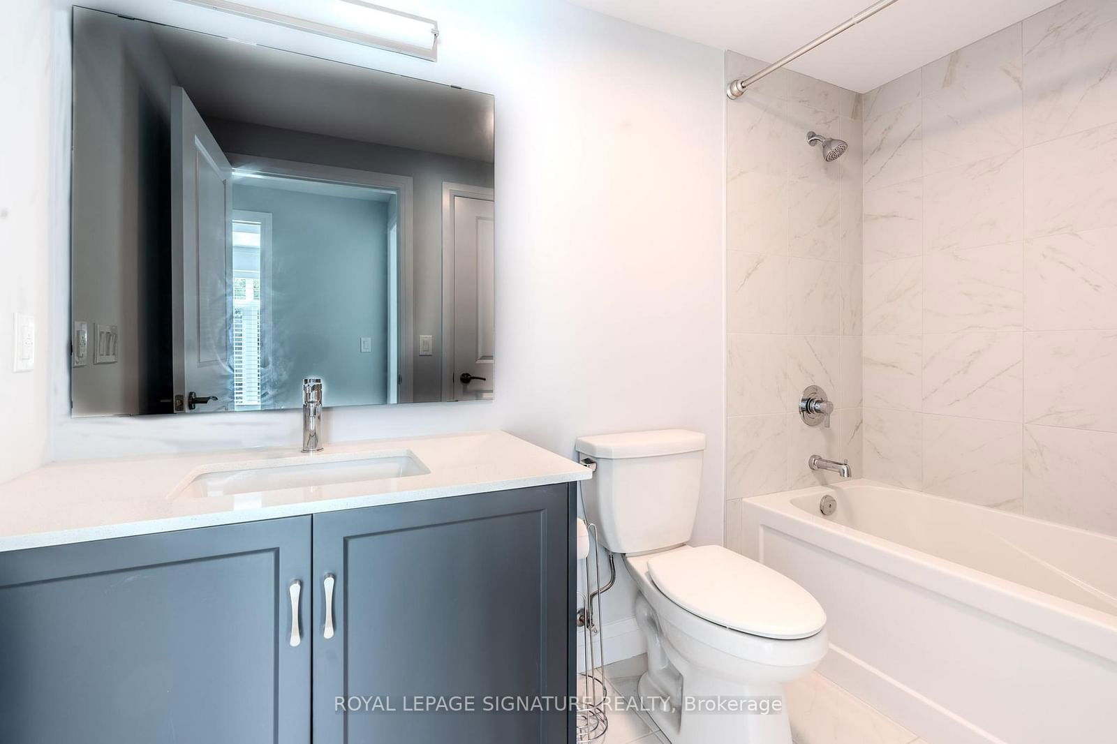 153 Wilson St W, unit 301 for rent