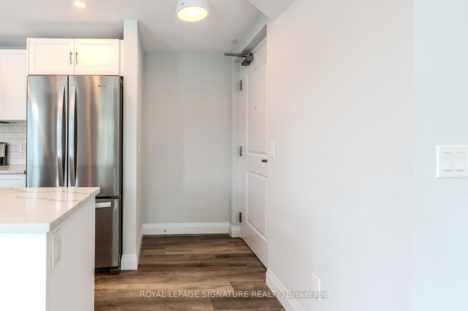 153 Wilson St W, unit 301 for rent