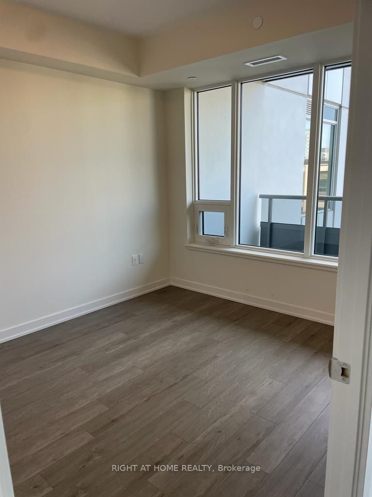 212 King William St, unit 621 for rent