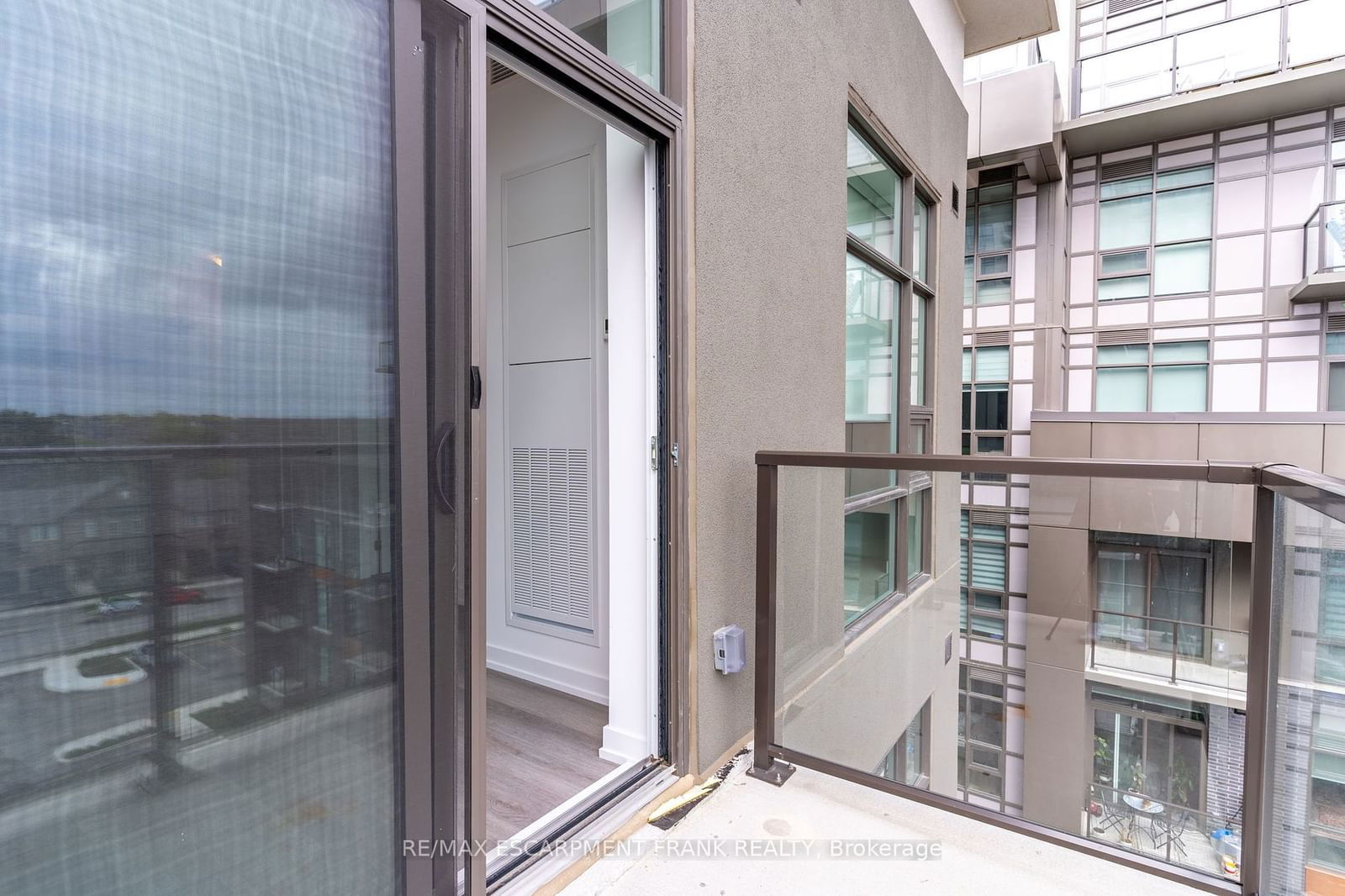 460 Dundas St E, unit 507 for sale