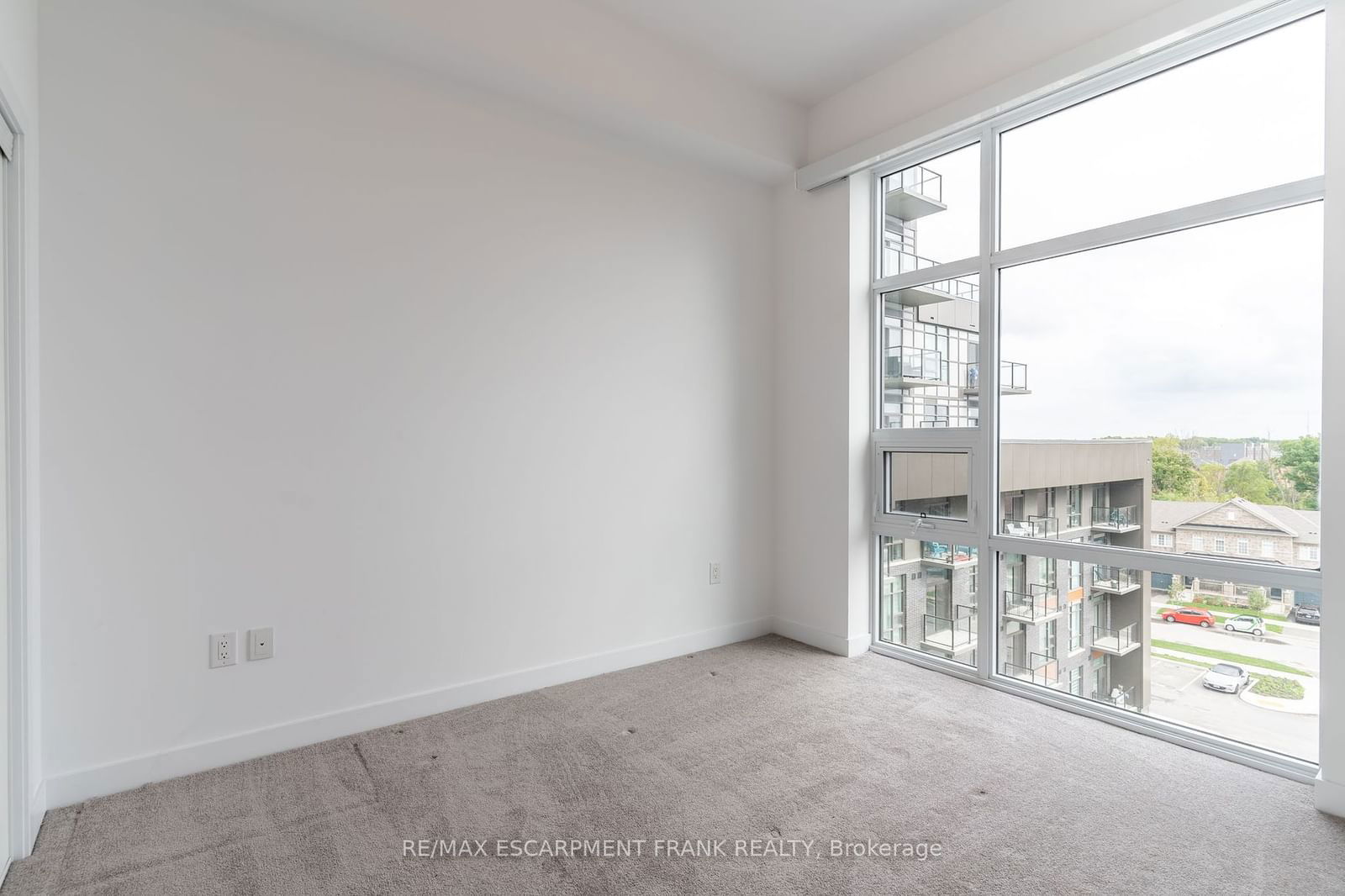 460 Dundas St E, unit 507 for sale