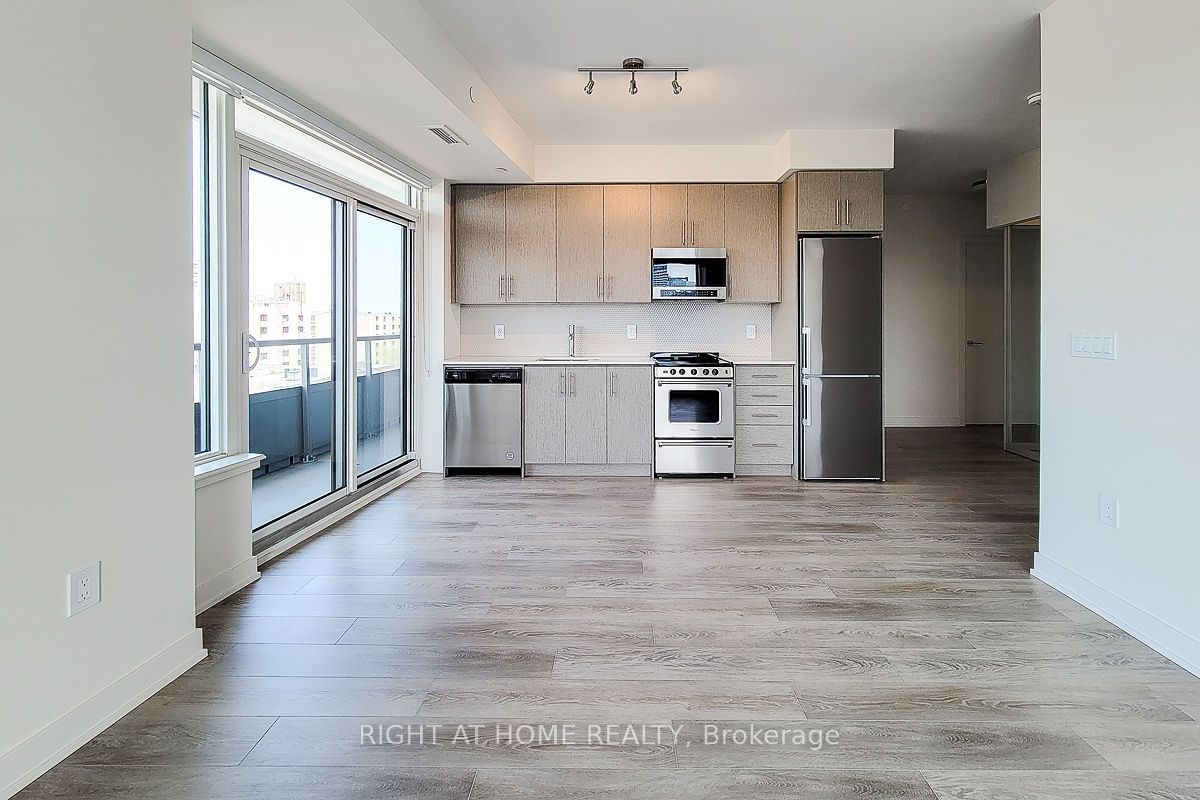 212 King William St, unit 817 for rent