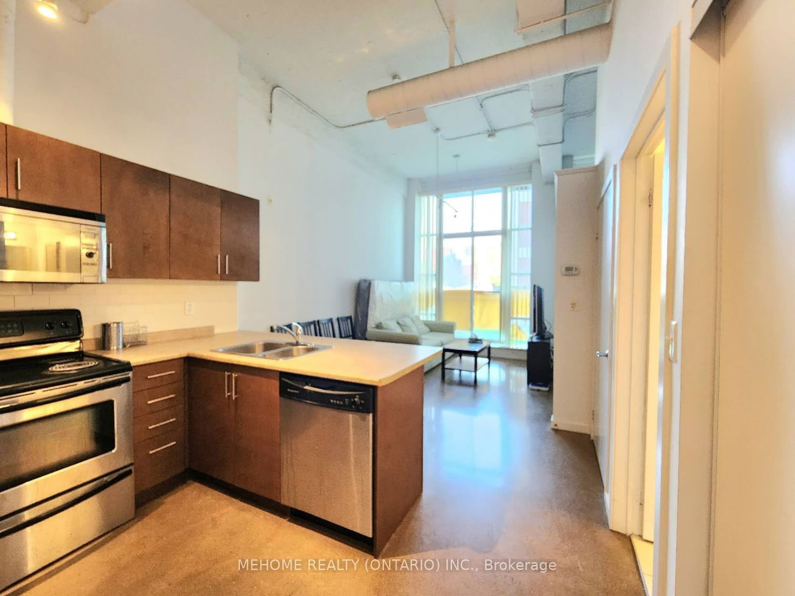 404 King St W, unit 111 for rent