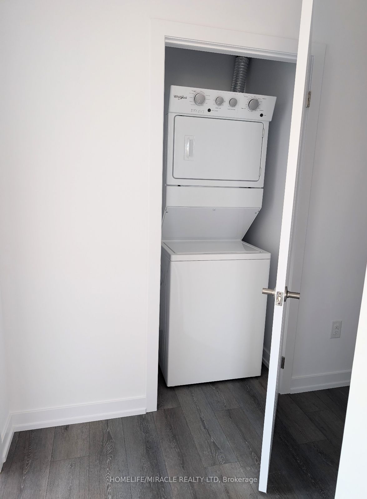 270 Dundas St, unit 219 for rent