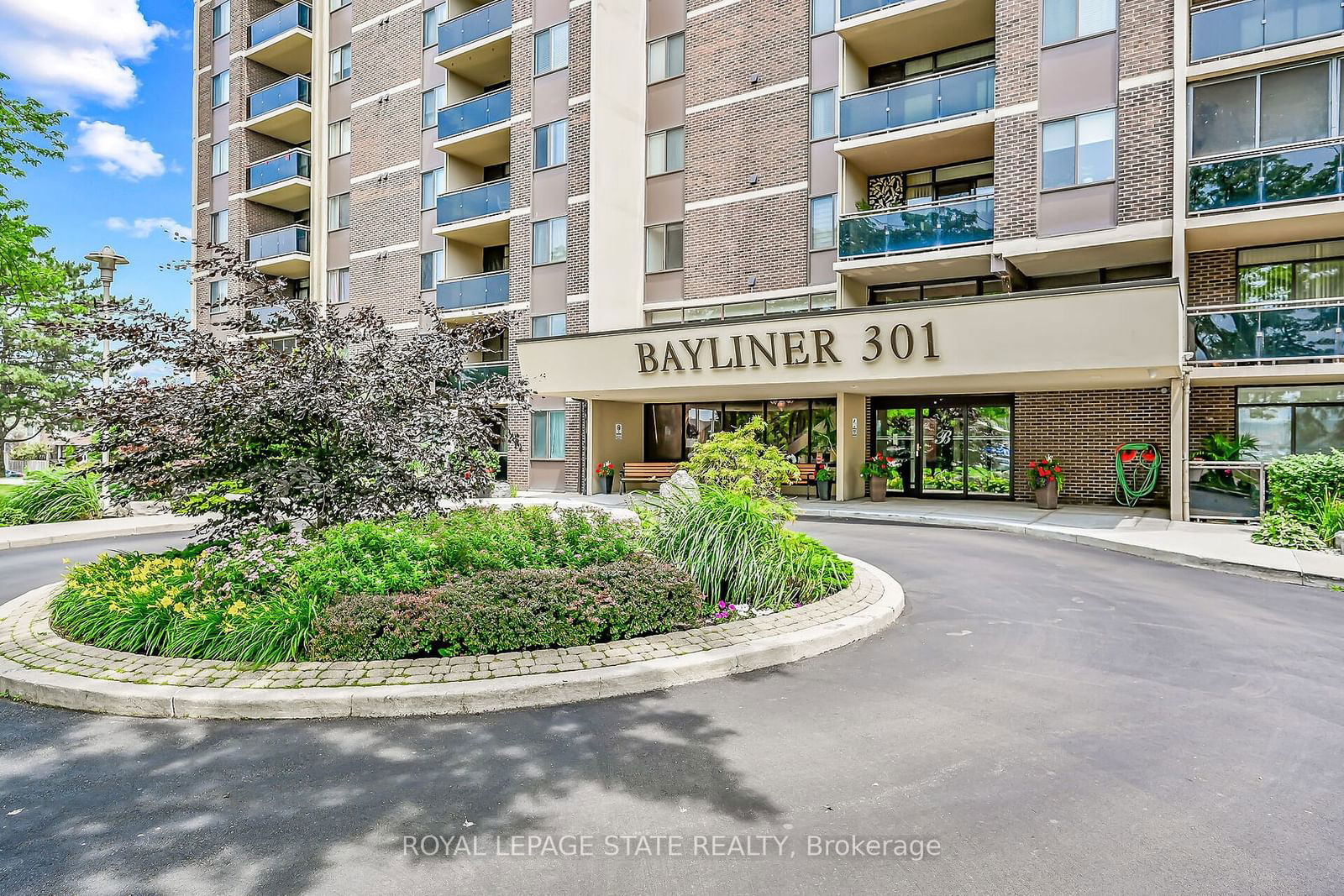 Bayliner 301 Condos, Hamilton, Toronto