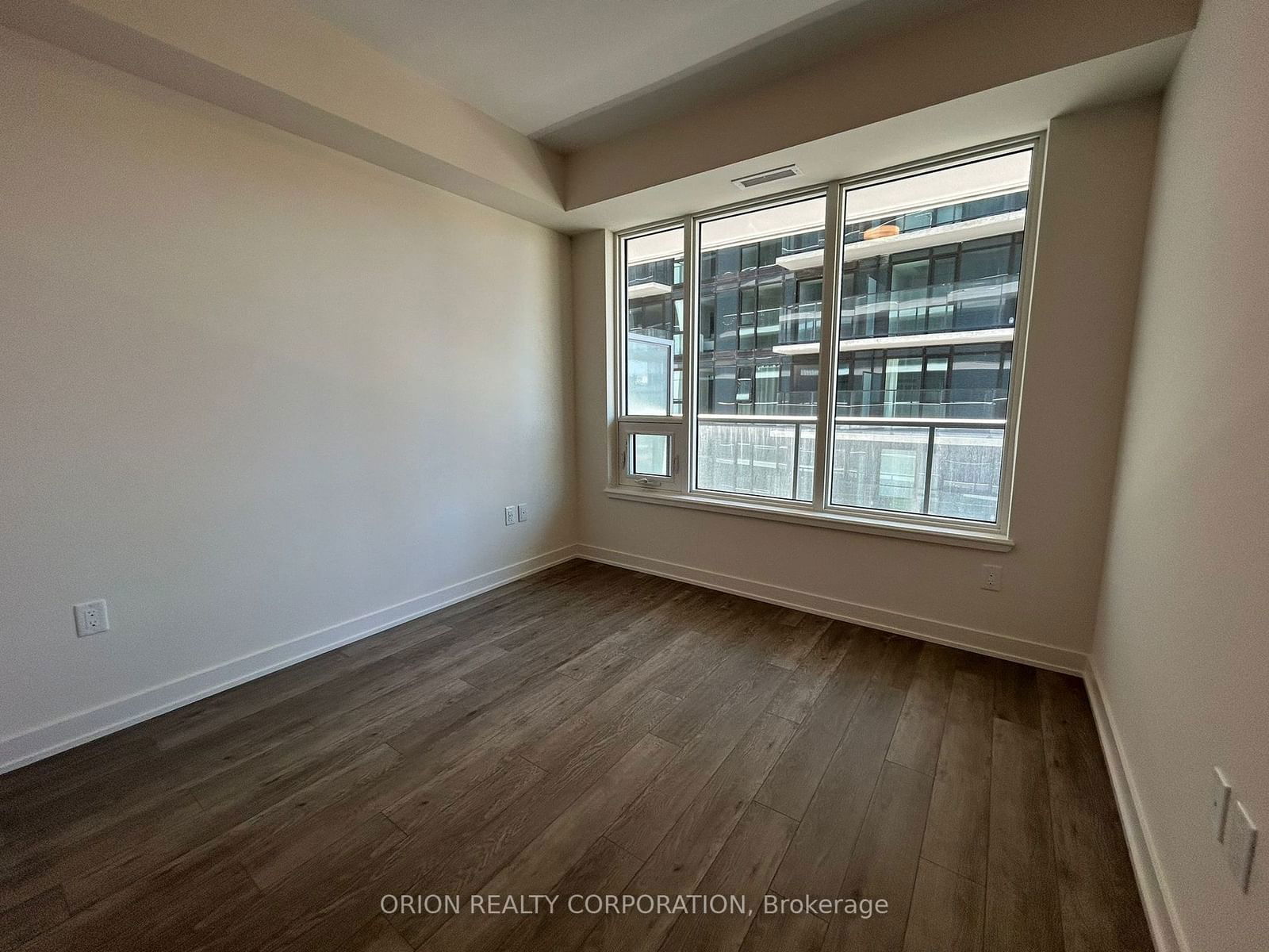 212 King William St, unit 715 for rent