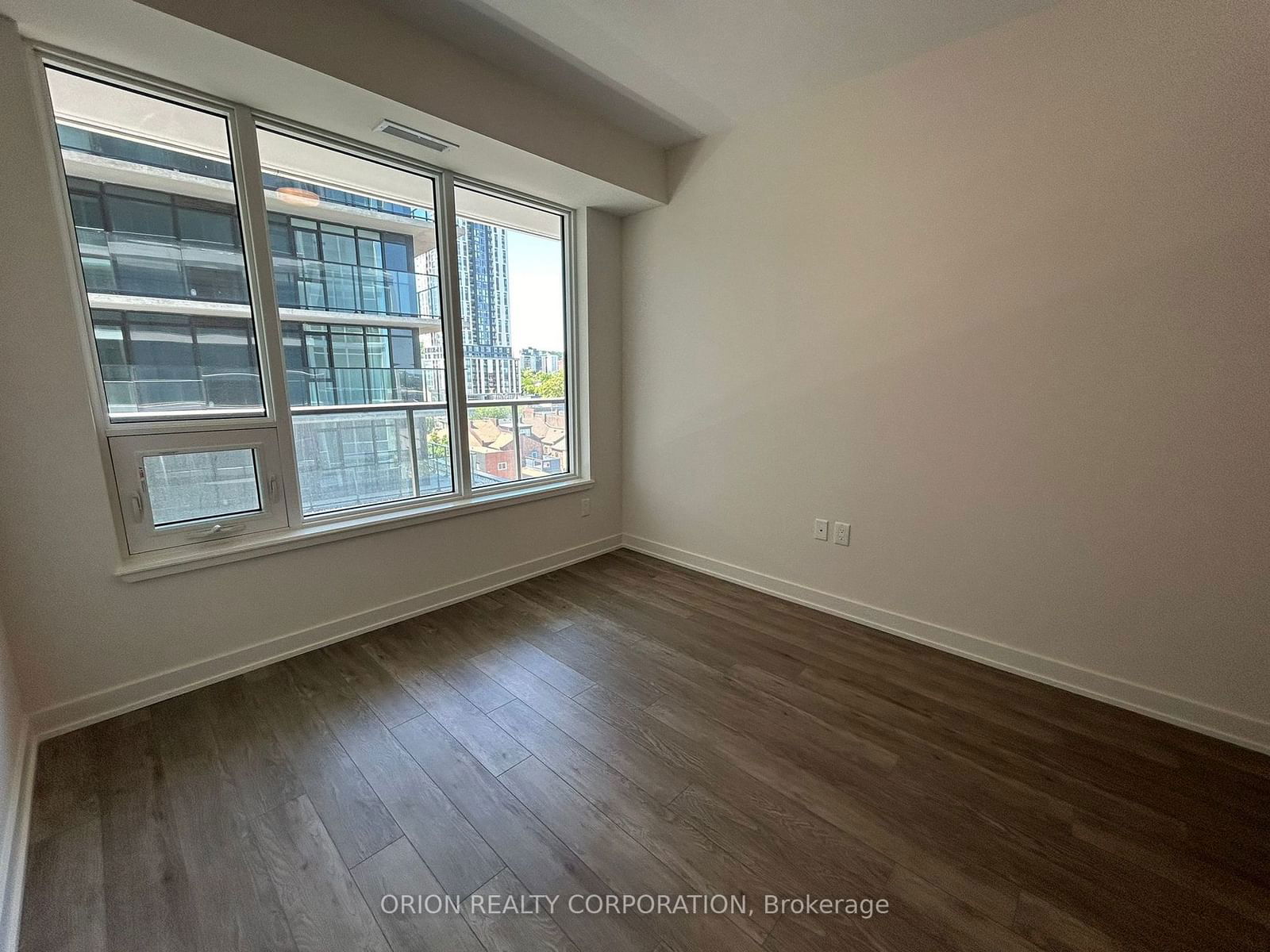 212 King William St, unit 715 for rent