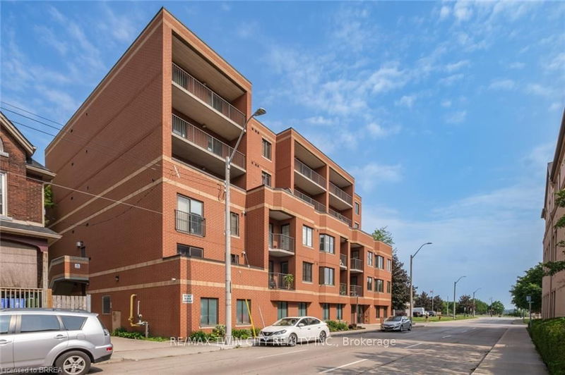 47 Caroline St N, unit 403 for sale